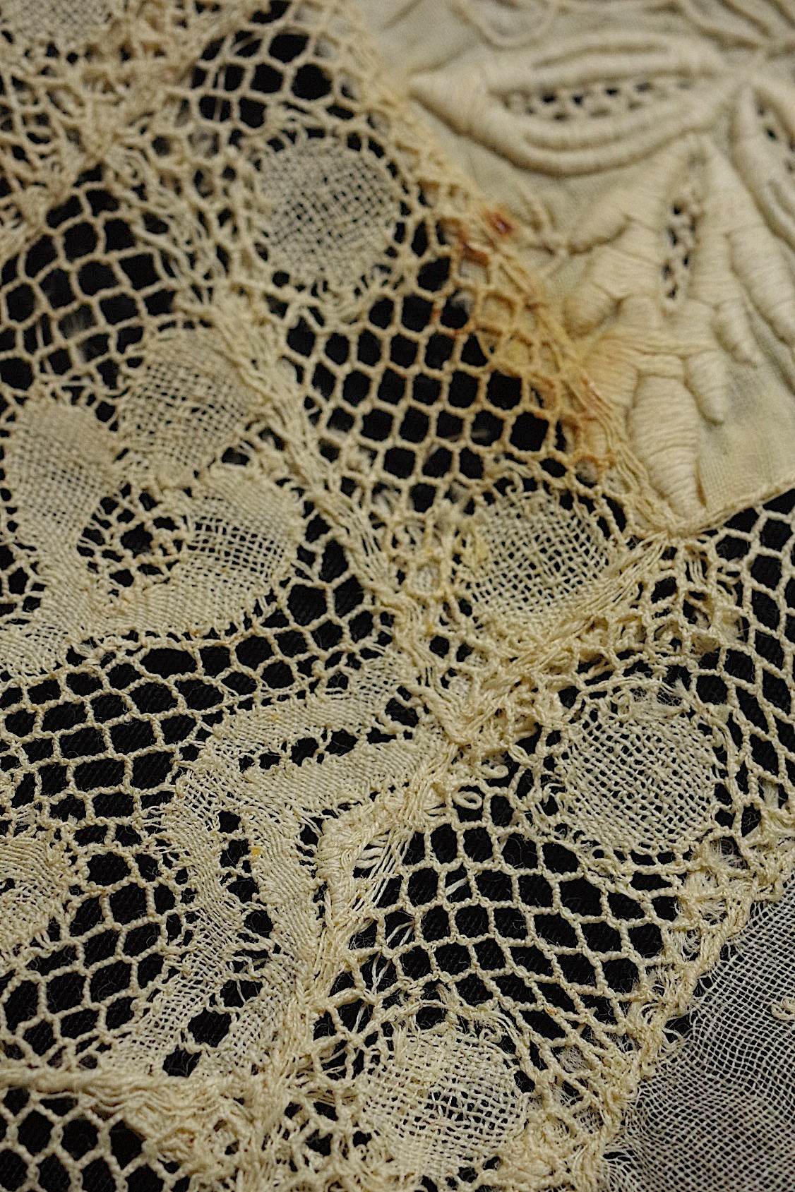 アンティークレース  dentelle antique  刺繍ドイリ .FR a l'epoque