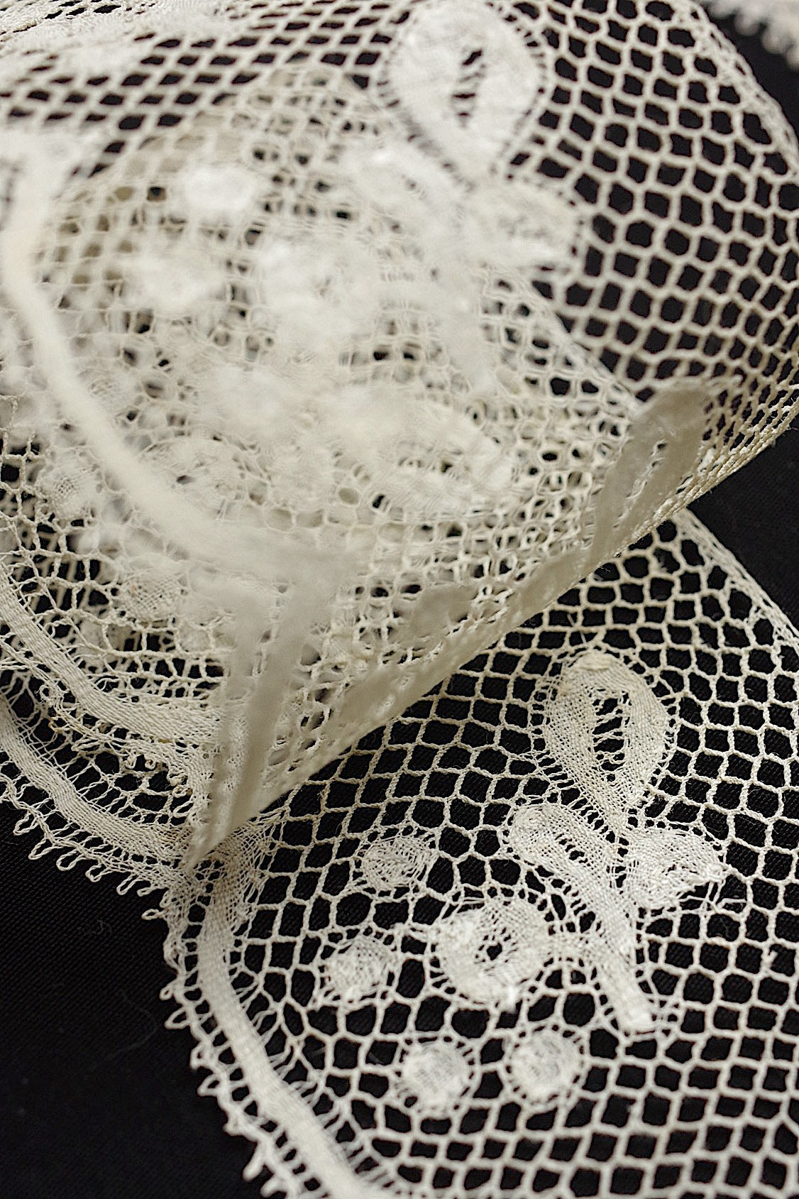 アンティークレース  dentelle antique  370cm 140cm .FR a l'epoque