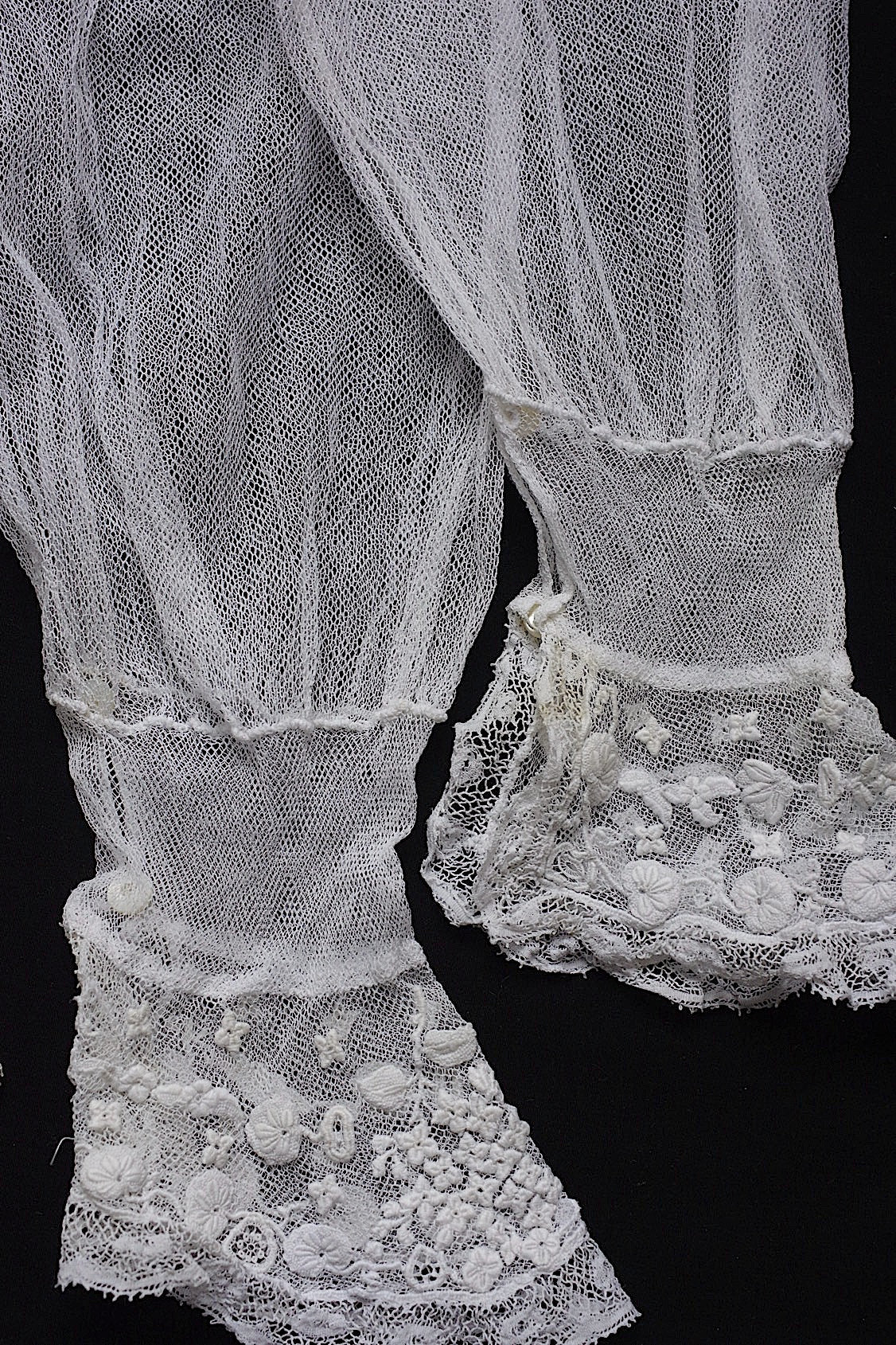 アンティークレース  dentelle antique  袖2組 .FR a l'epoque