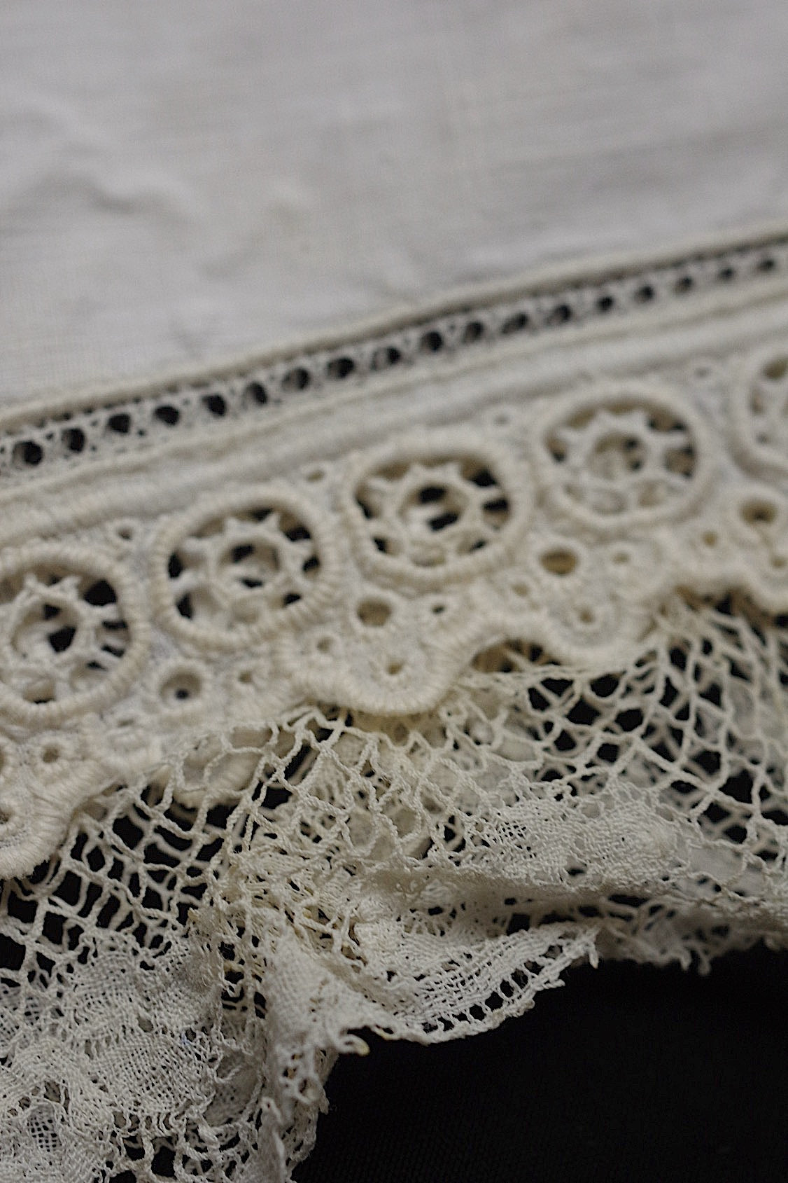 アンティークレース  dentelle antique  袖2組 .FR a l'epoque