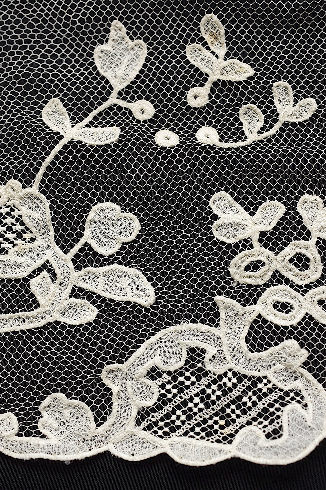 アンティークレース  dentelle antique  3種 .FR a l'epoque