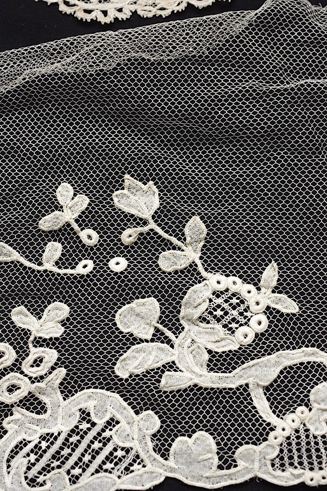 アンティークレース  dentelle antique  3種 .FR a l'epoque