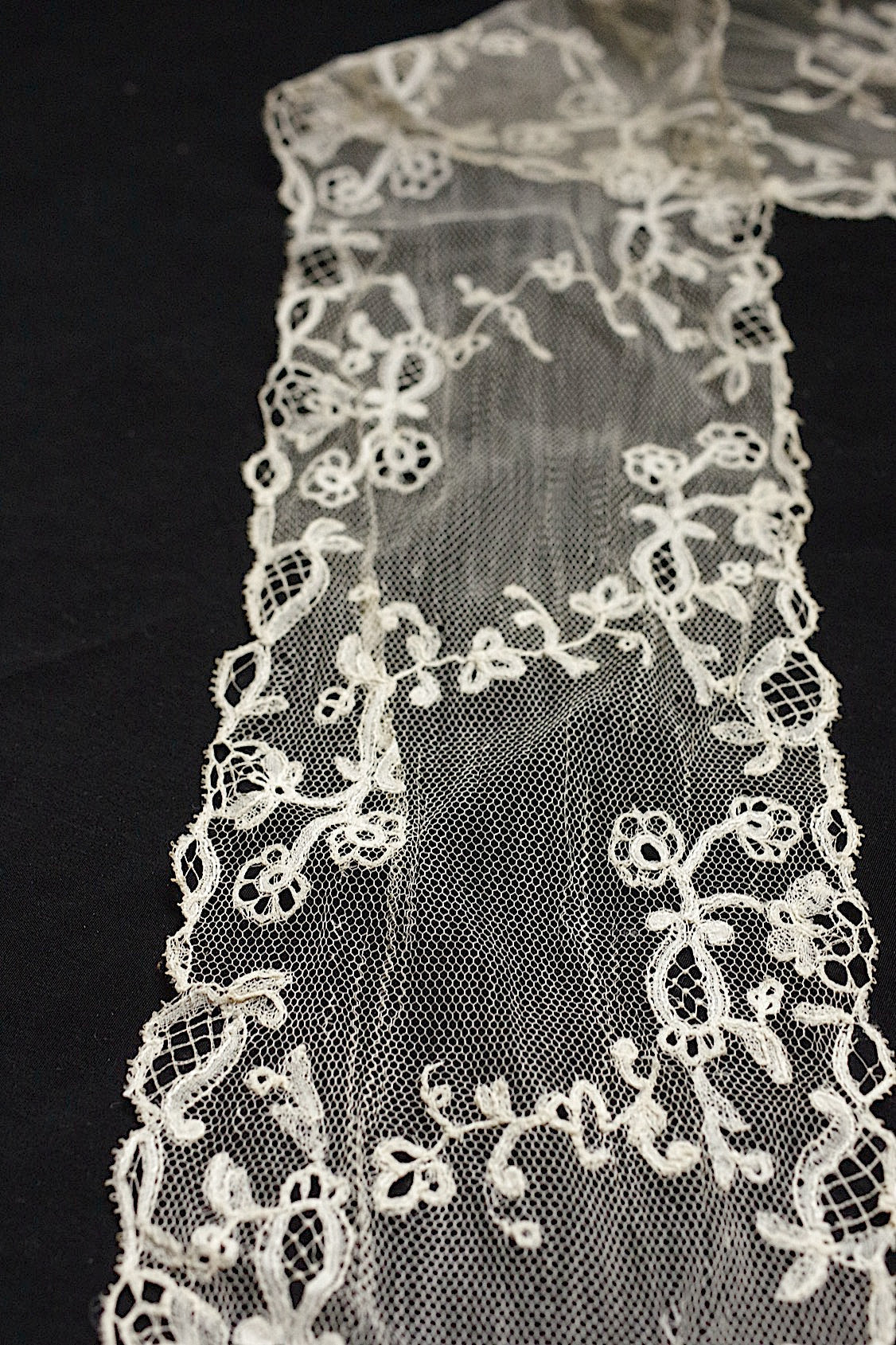 アンティークレース  dentelle antique  ラペット .FR a l'epoque