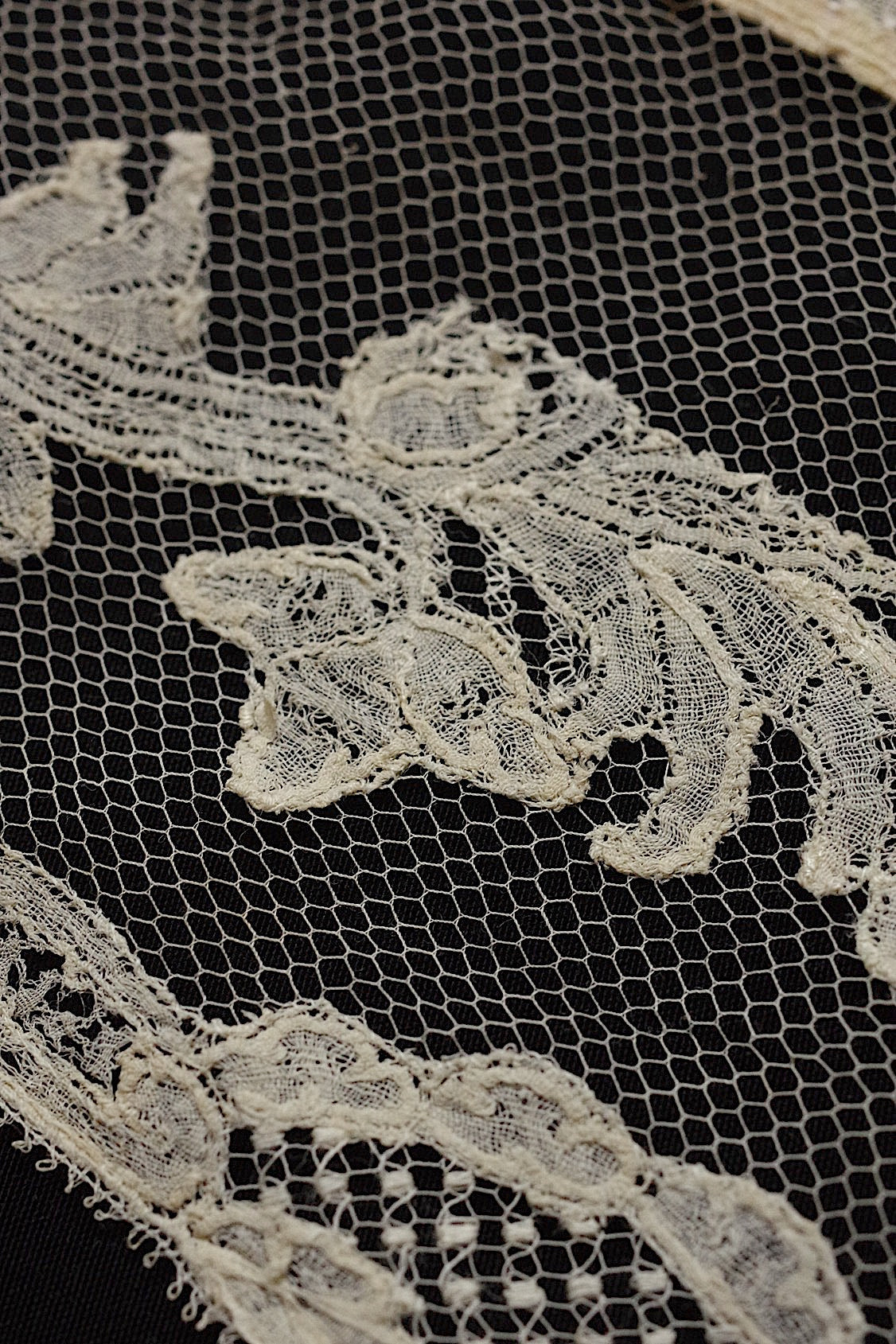 アンティークレース  dentelle antique  刺繍 クロス 素材用 .FR a l'epoque