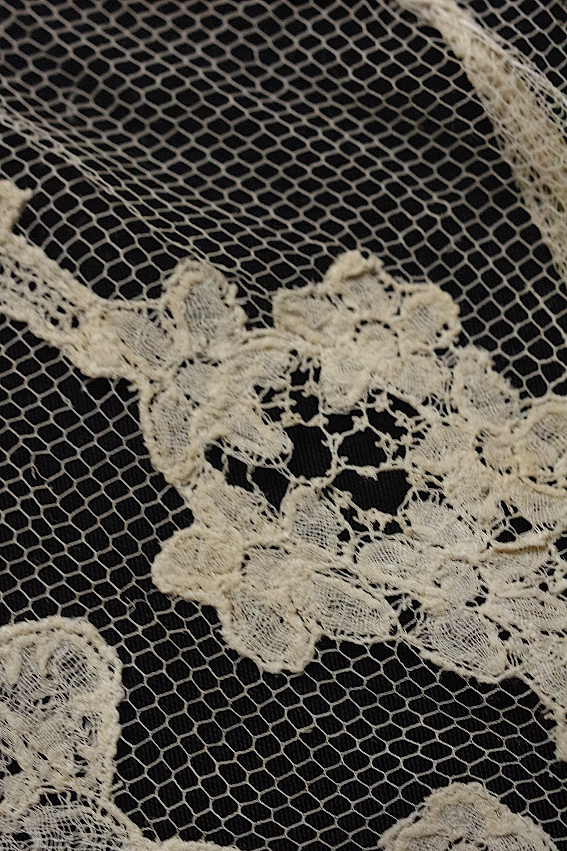 アンティークレース  dentelle antique  刺繍 クロス 素材用 .FR a l'epoque