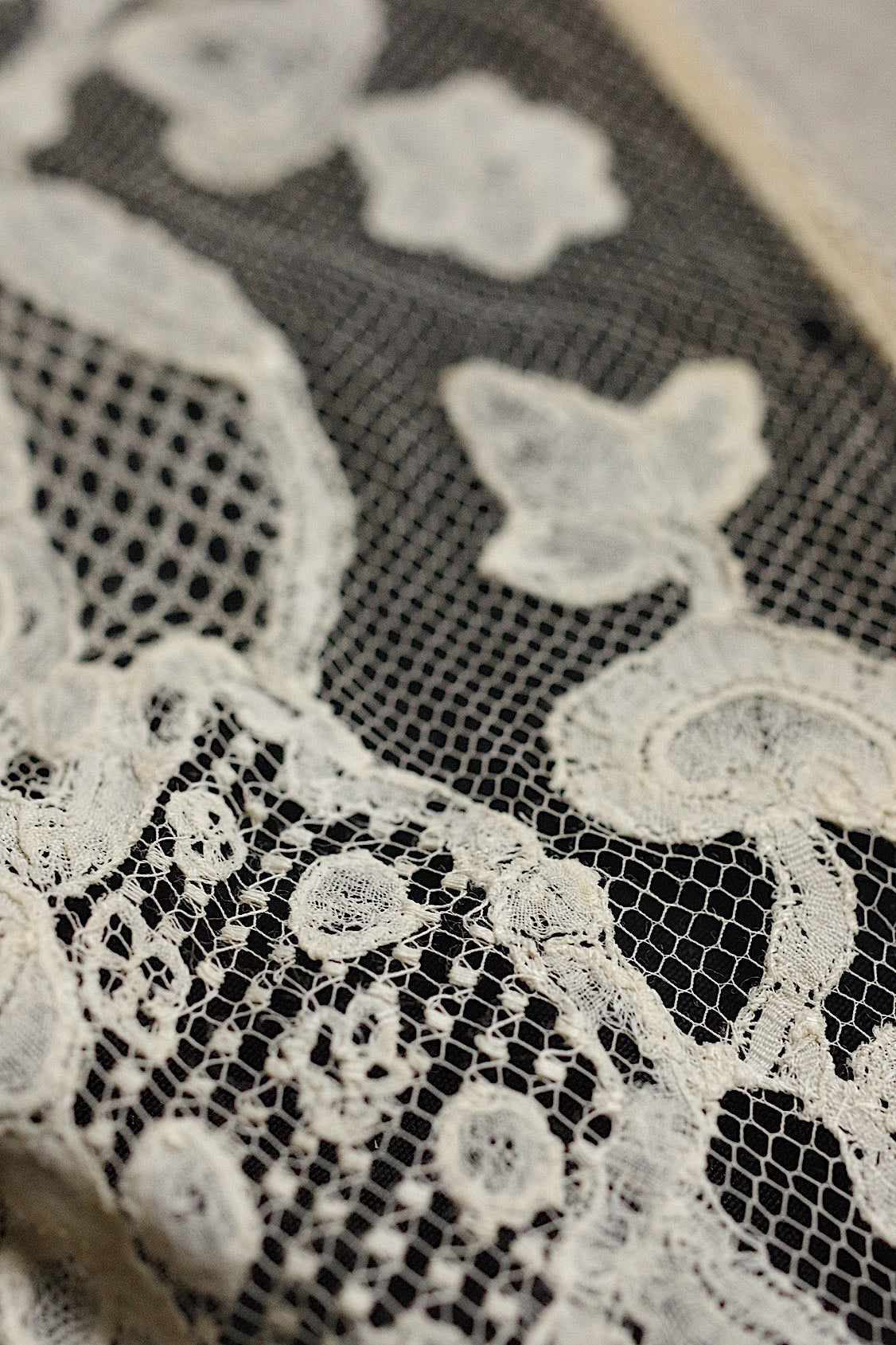 アンティークレース  dentelle antique  刺繍 クロス 素材用 .FR a l'epoque