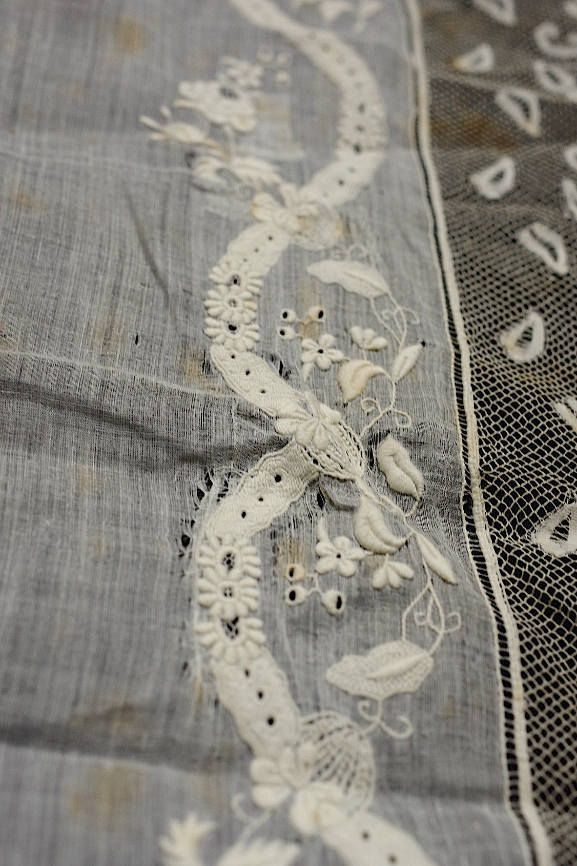 アンティークレース  dentelle antique  刺繍 クロス 素材用 .FR a l'epoque