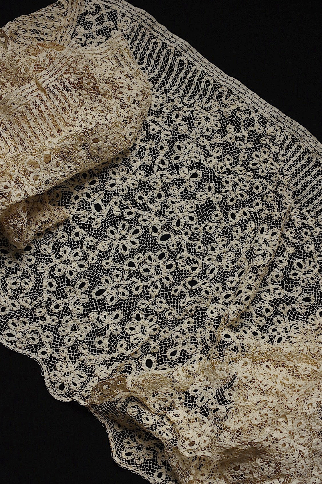 アンティークレース  dentelle antique  194cm .FR a l'epoque
