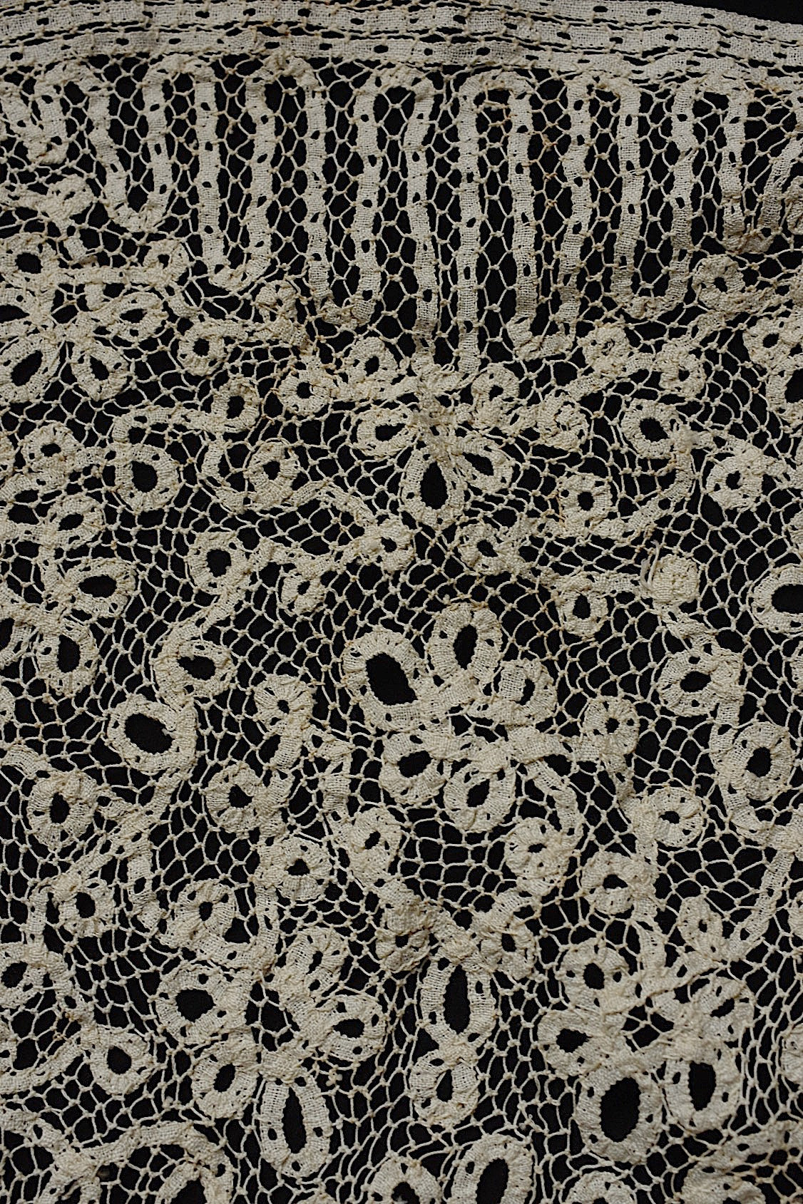 アンティークレース dentelle antique 194cm .FR a l'epoque