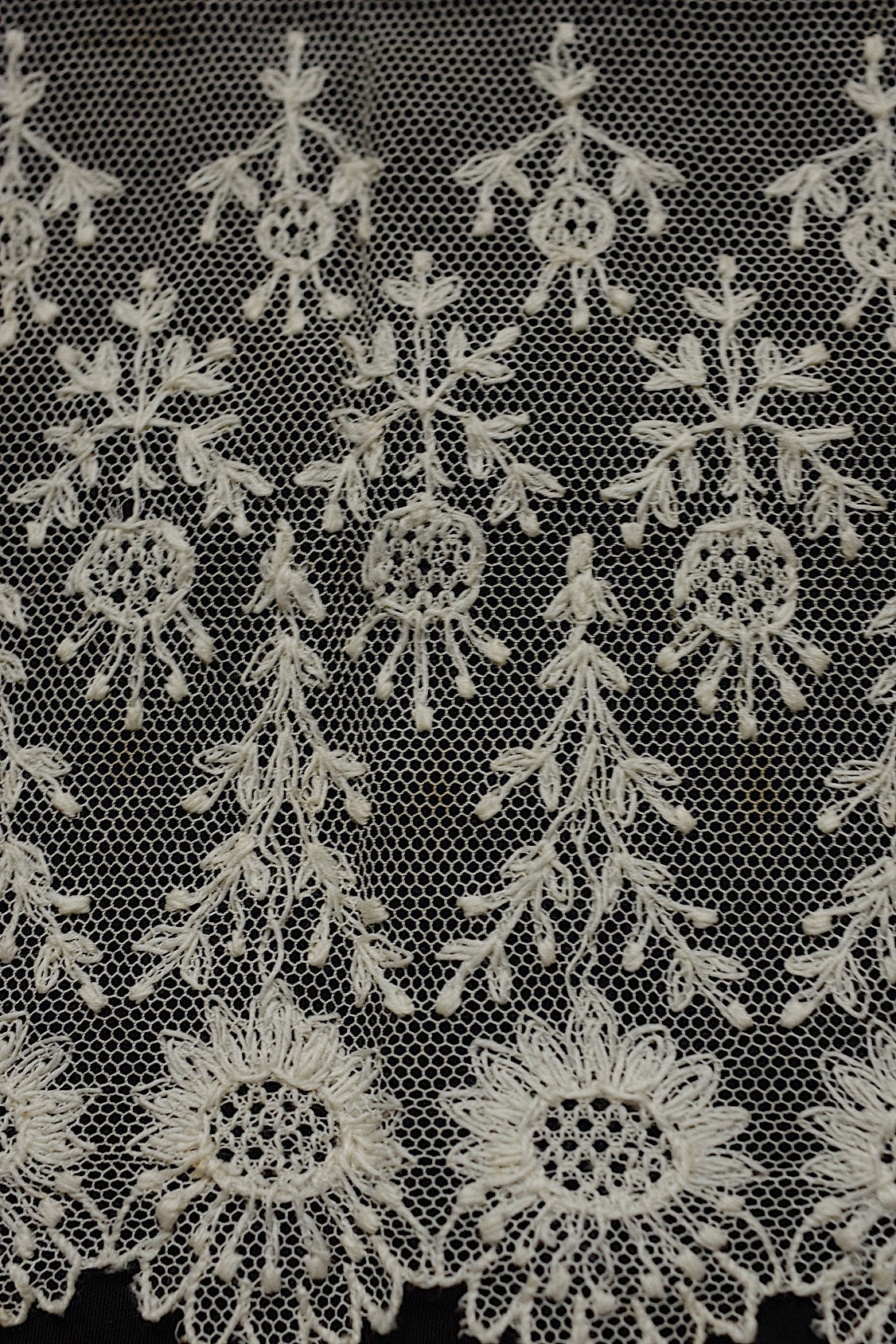 アンティークレース  dentelle antique  4本 .FR a l'epoque