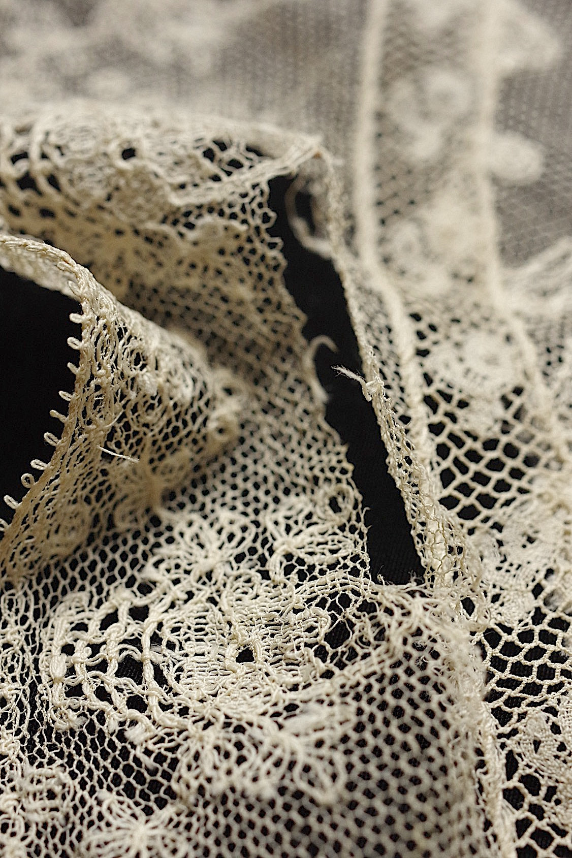 アンティークレース  dentelle antique  napperon 刺繍 .FR a l'epoque