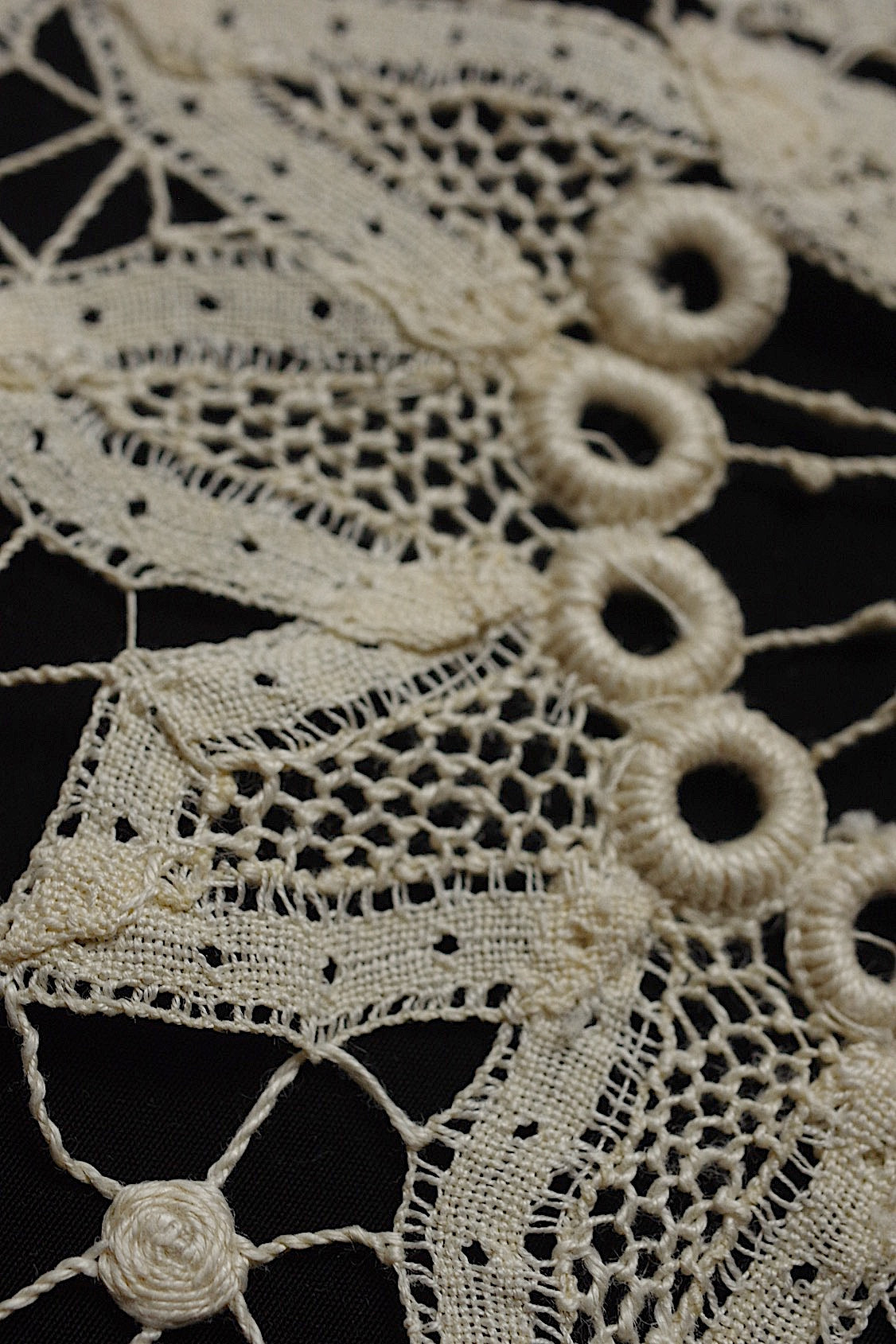 アンティークレース  dentelle antique  インテリア装飾モチーフ .FR a l'epoque