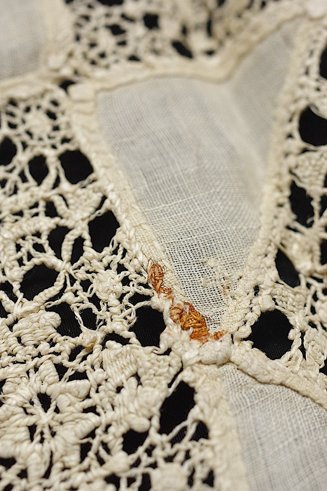 アンティークレース  dentelle antique  レティセラクロス .FR a l'epoque