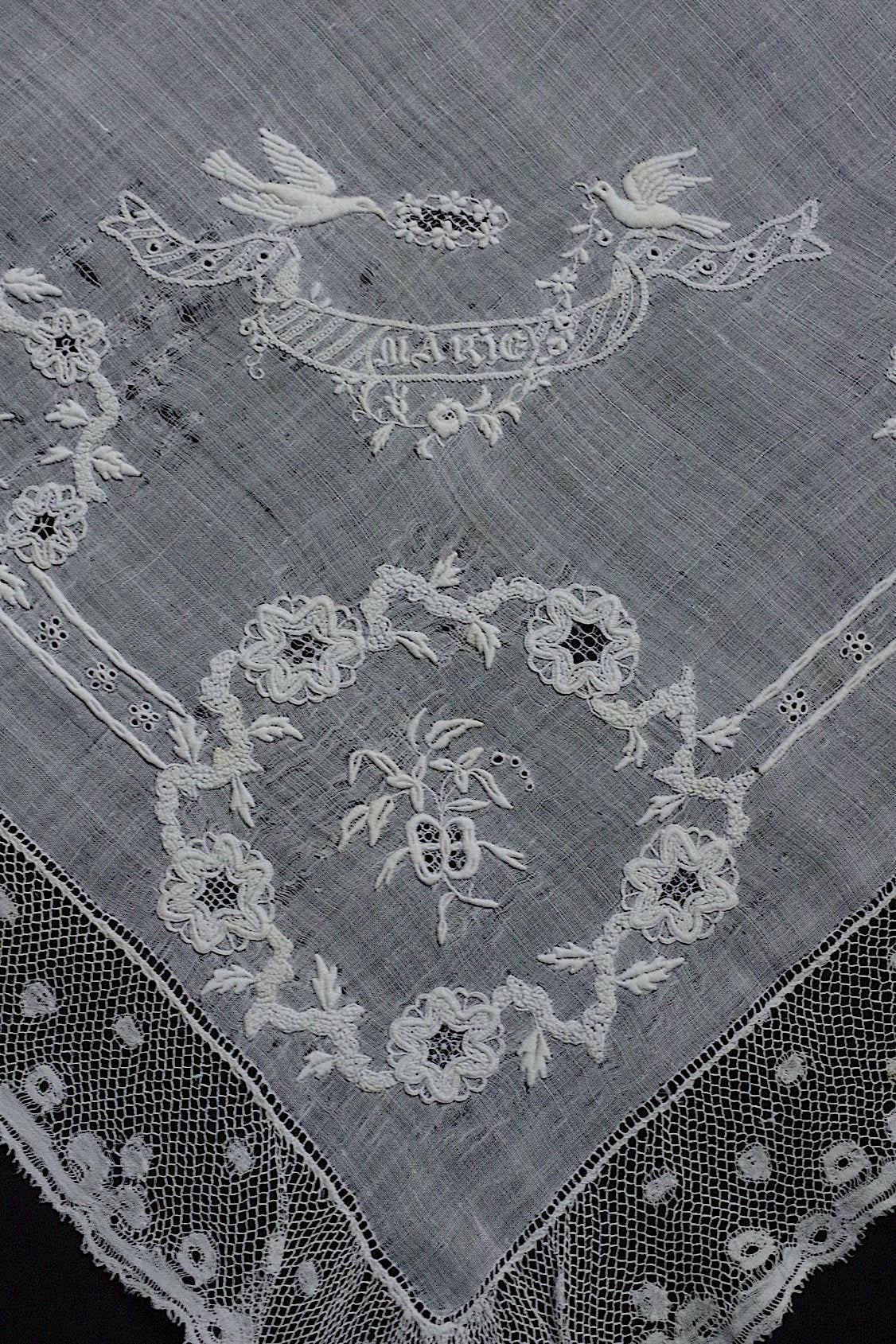 アンティークハンカチ  mouchoir antique  1 .FR a l'epoque