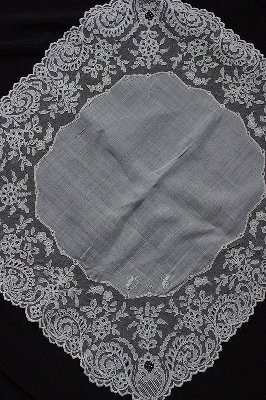 アンティークハンカチ mouchoir antique 2 .FR a l'epoque