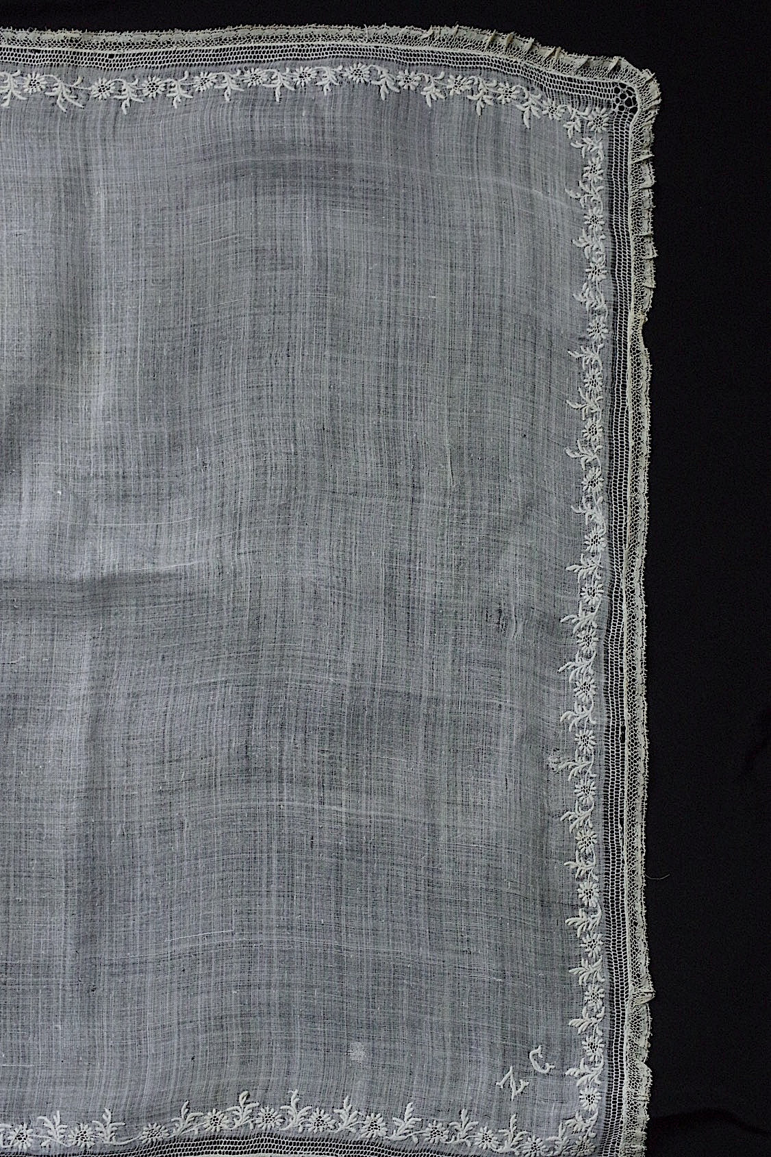 アンティークハンカチ  mouchoir antique  3 .FR a l'epoque