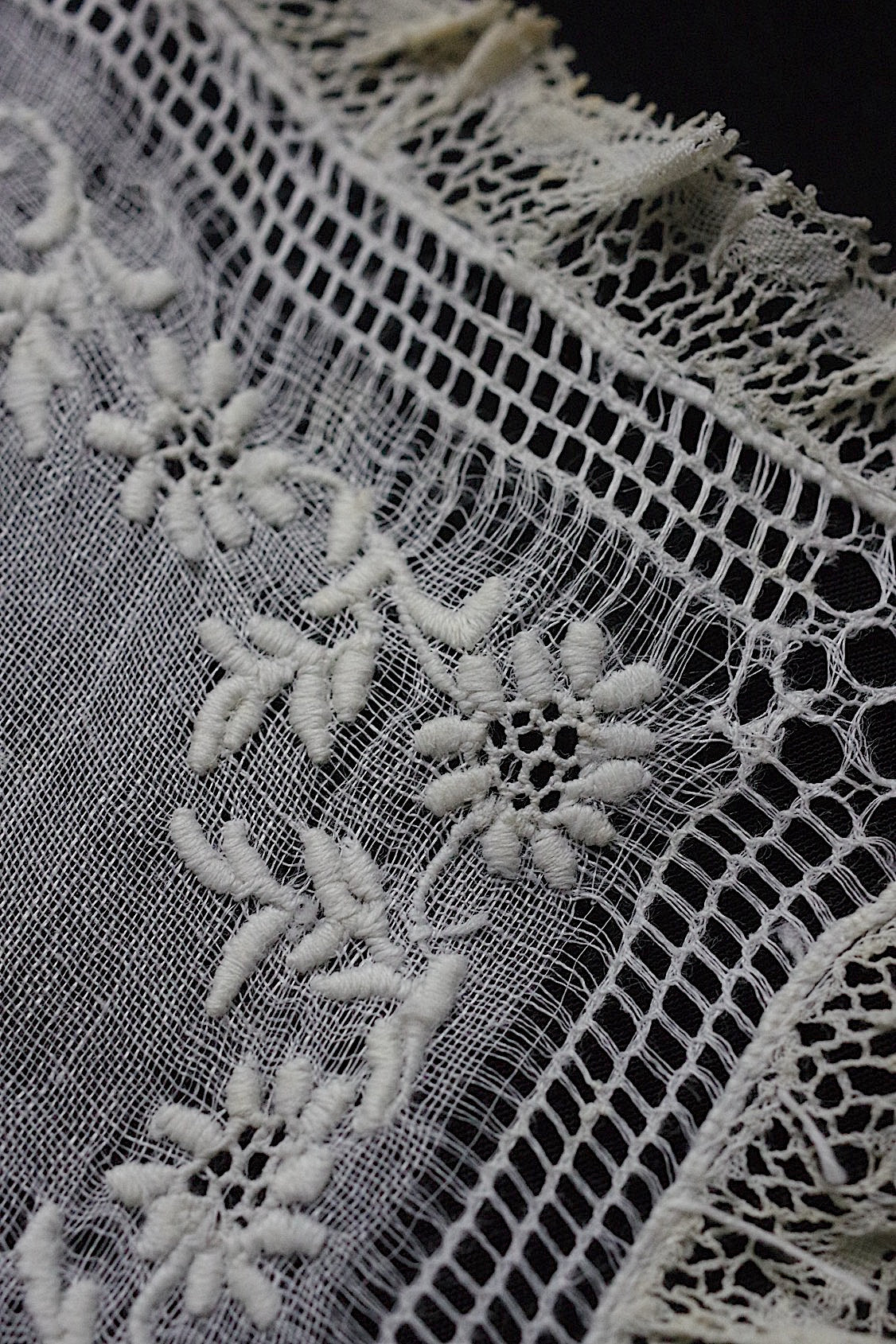 アンティークハンカチ  mouchoir antique  3 .FR a l'epoque