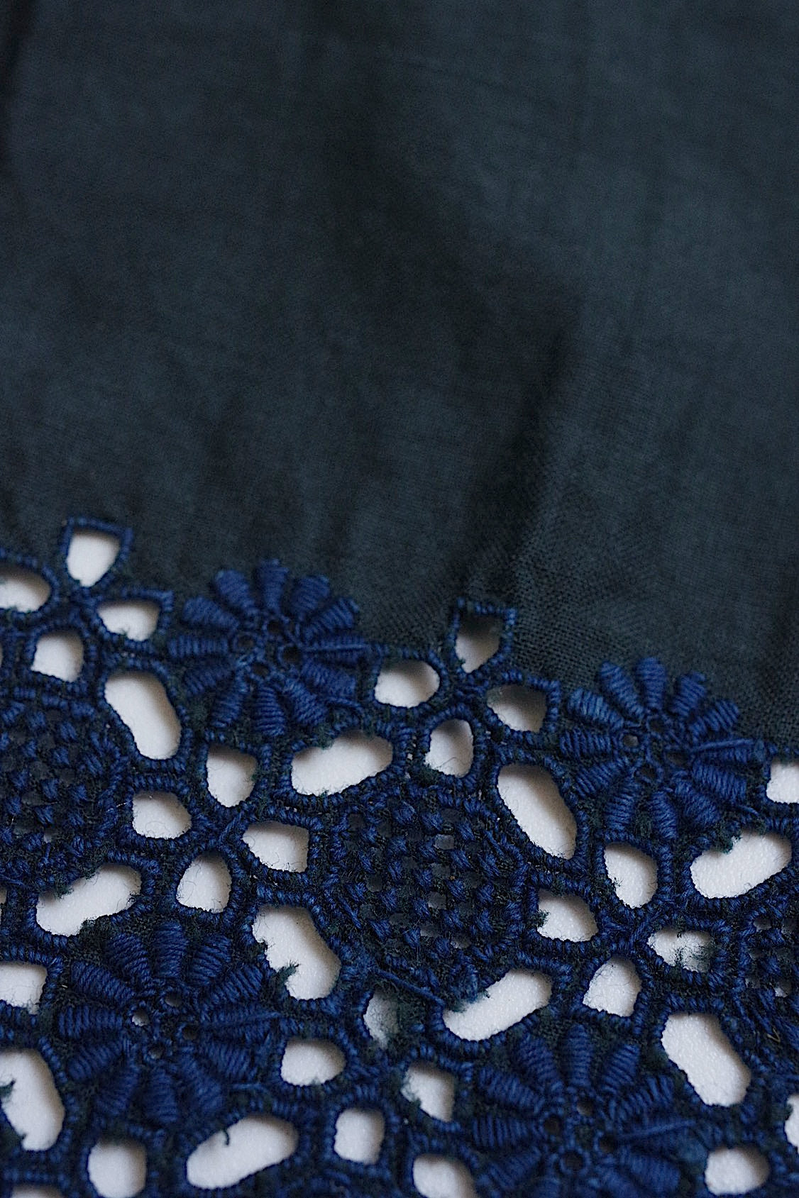 アンティークレース  dentelle antique  カットワークインディゴ .FR a l'epoque