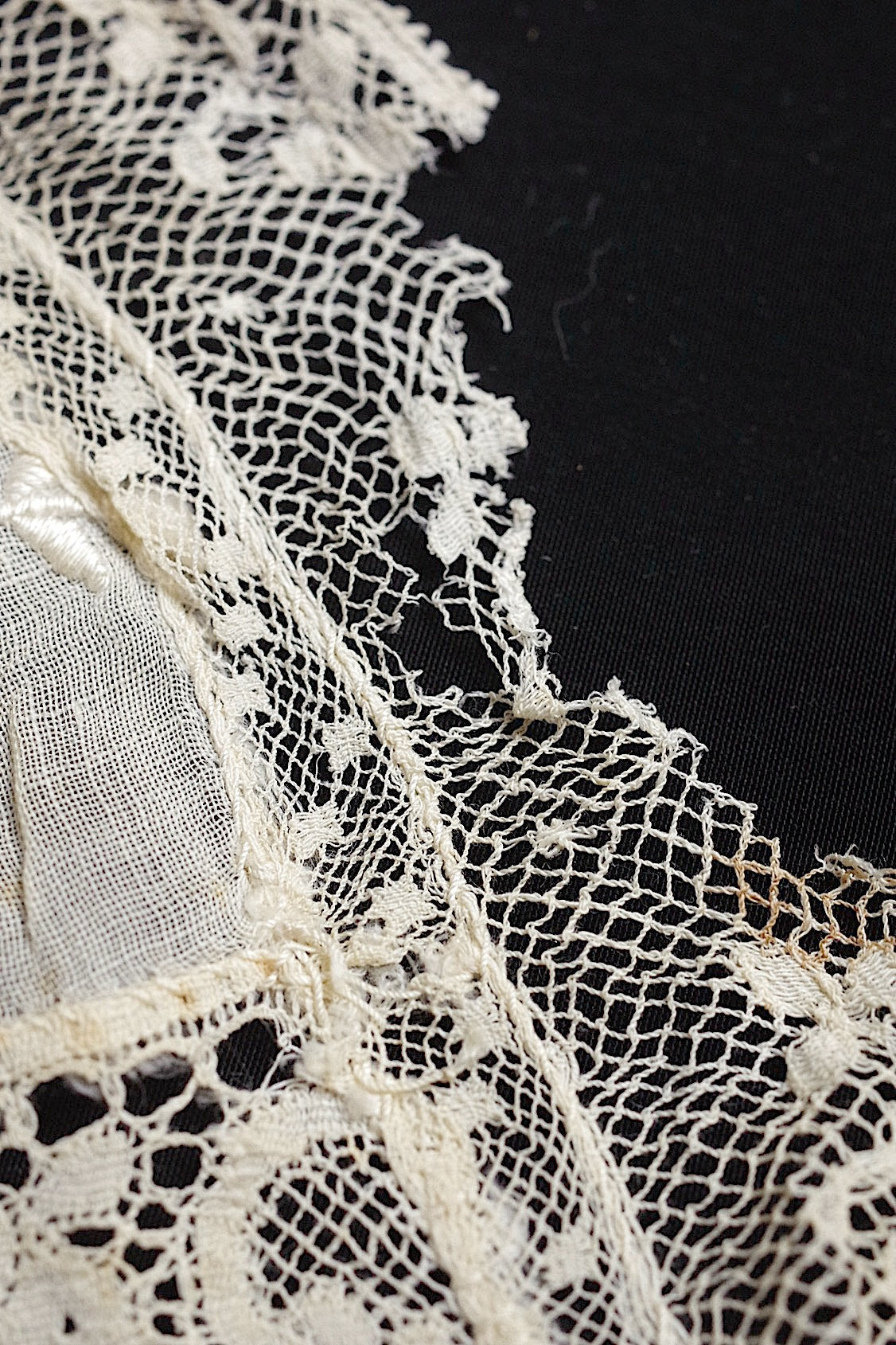 アンティークレース  dentelle antique  刺繍 .FR a l'epoque