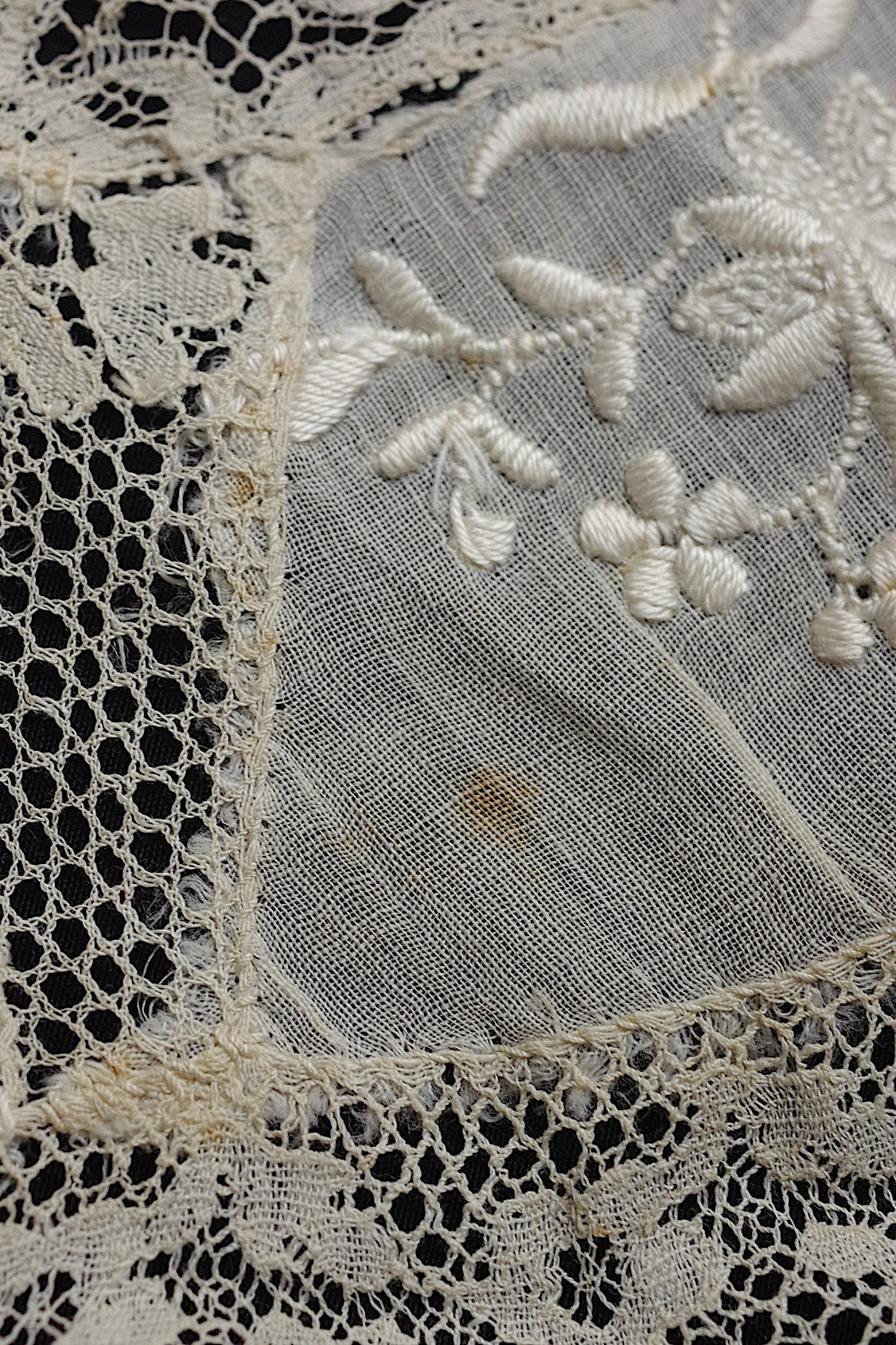 アンティークレース  dentelle antique  刺繍 .FR a l'epoque