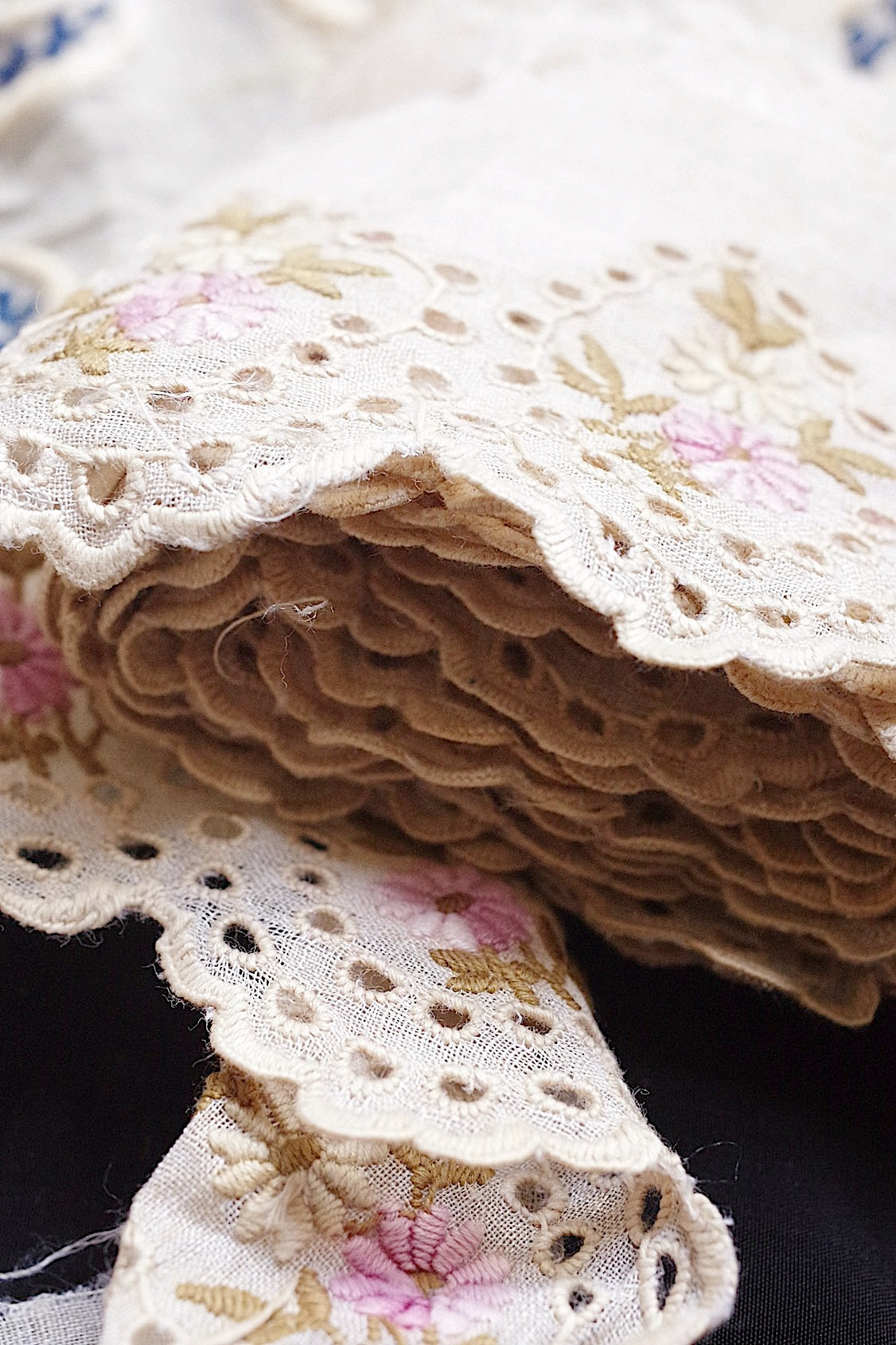 アンティークレース  dentelle antique  刺繍端レース .FR a l'epoque