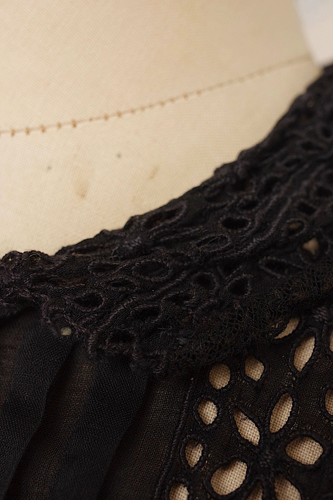 アンティークブラウス  vêtement  antique レースブラウスくろ .FR a l'epoque