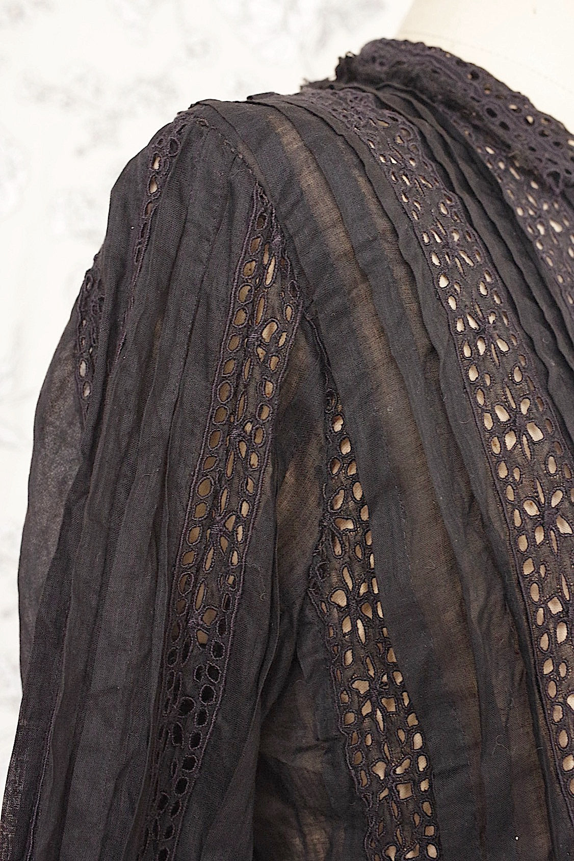 アンティークブラウス  vêtement  antique レースブラウスくろ .FR a l'epoque