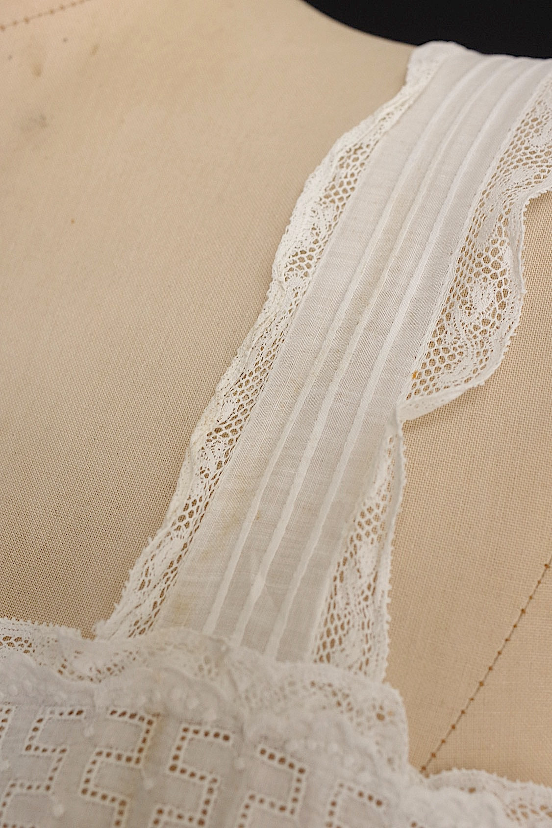 アンティークワンピース  vêtement  antique 素材用 lots1 .FR a l'epoque