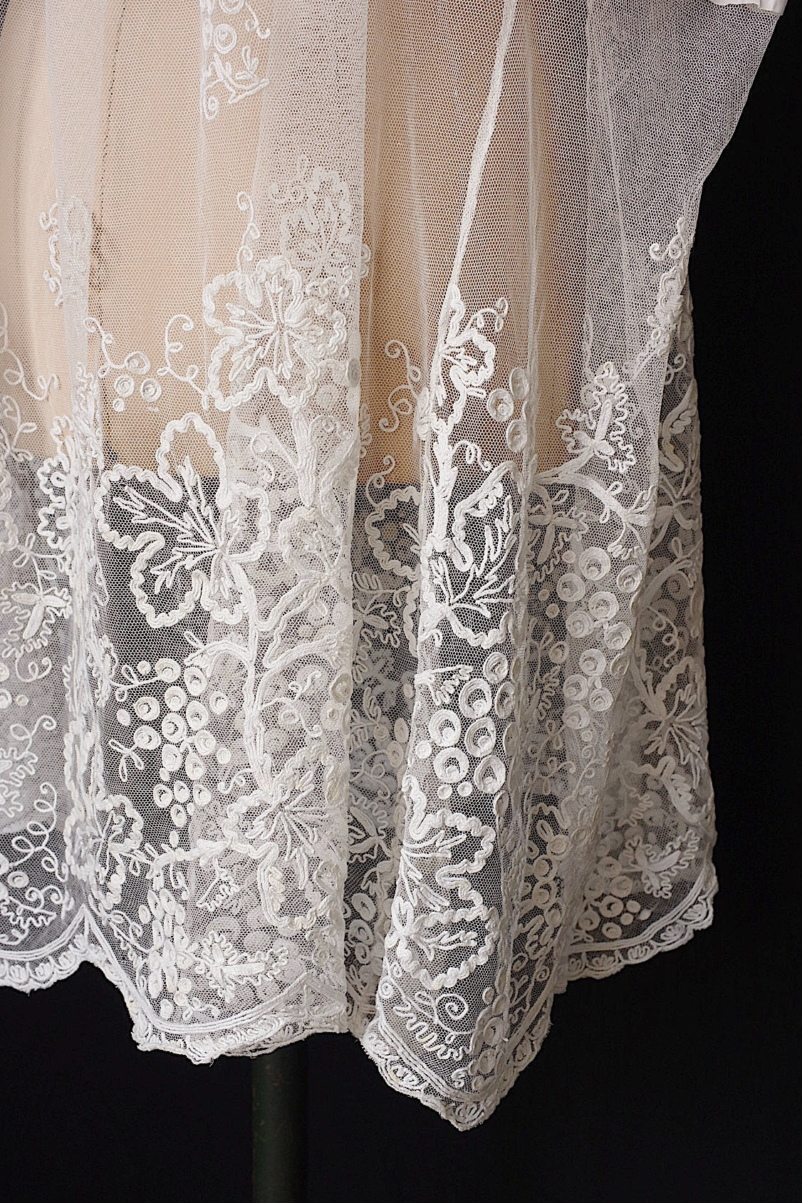 アンティーク教会チュニック  vêtement  antique aube .FR a l'epoque