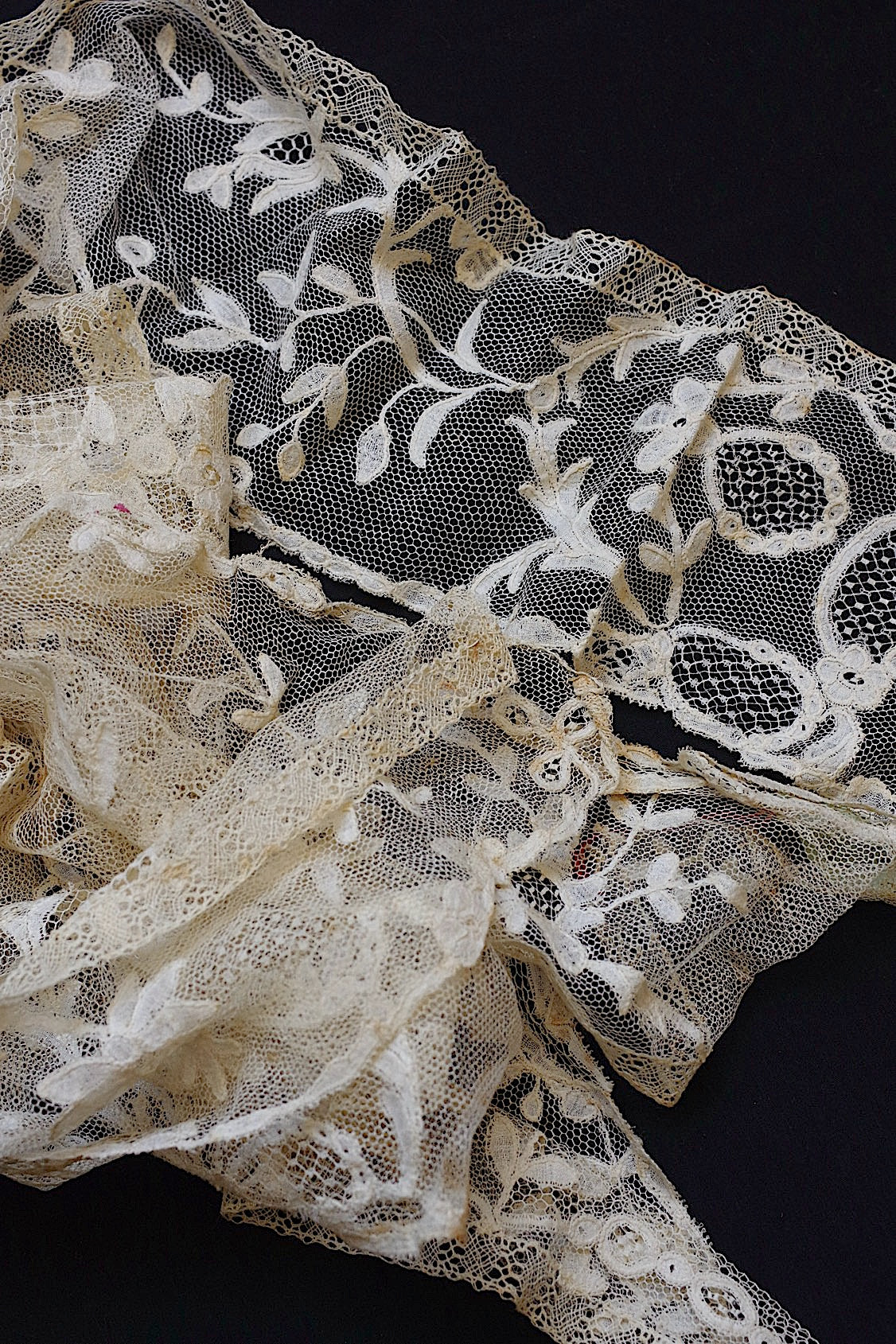 アンティークレース