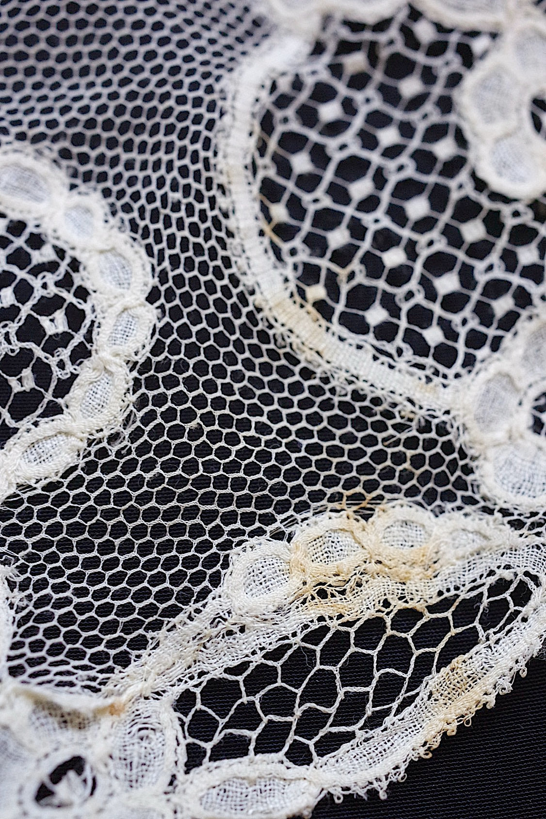 アンティークレース dentelle antique  300cm .FR a l'epoque