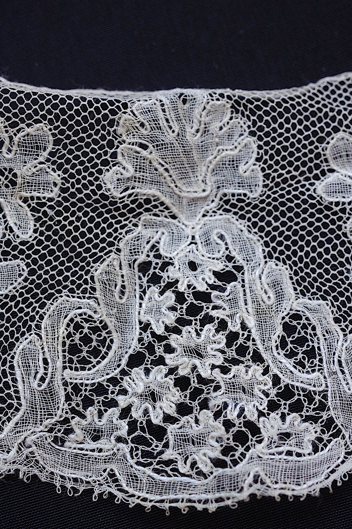 アンティークレース dentelle antique  380cm .FR a l'epoque