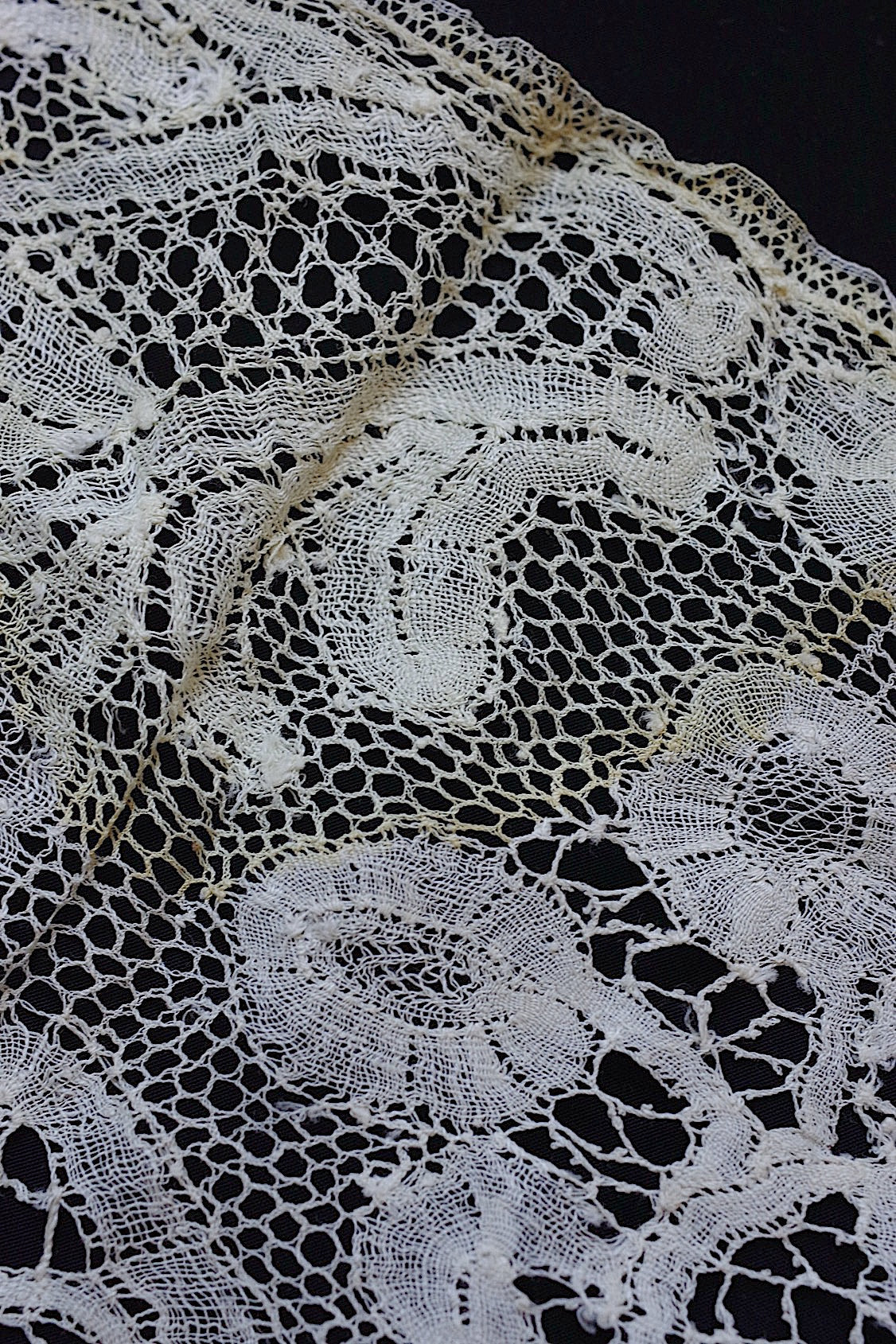 アンティークレース dentelle antique  204cm .FR a l'epoque