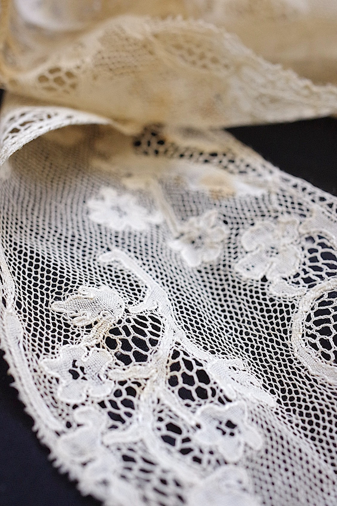 アンティークレース dentelle antique  240cm .FR a l'epoque