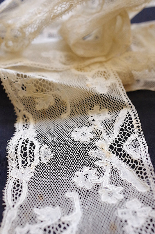 アンティークレース dentelle antique 240cm .FR a l'epoque