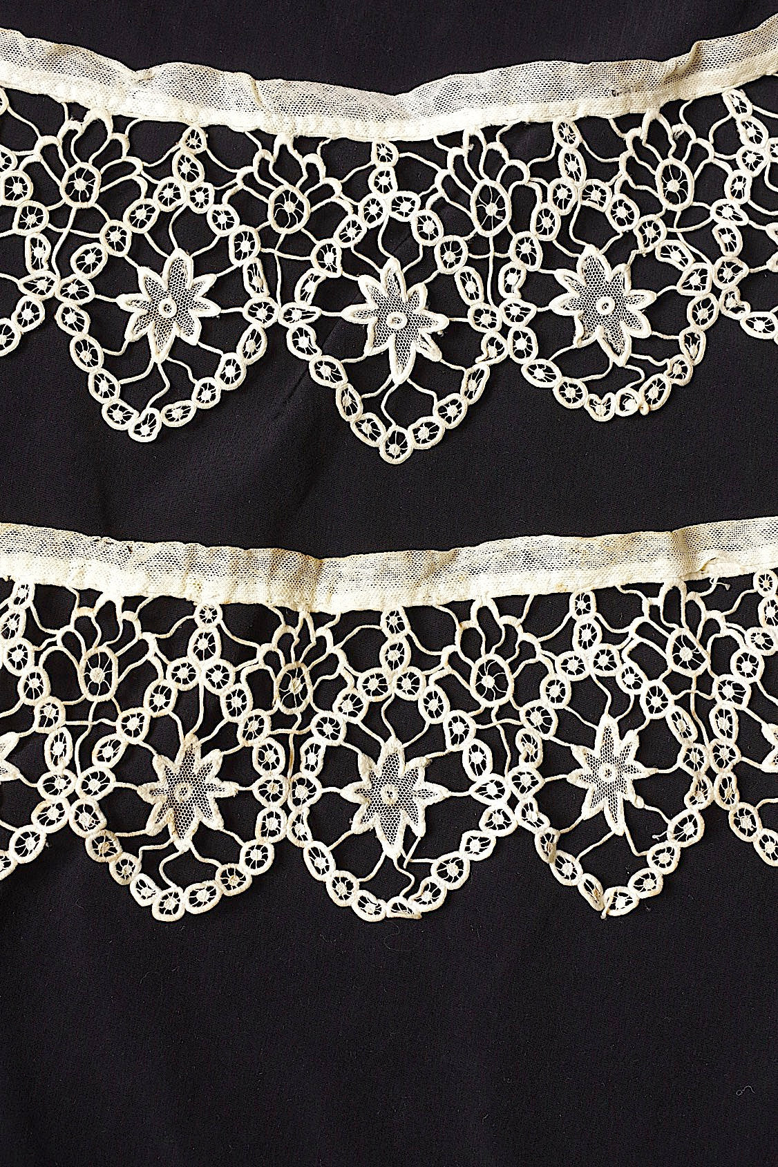 アンティークレース dentelle antique  2本 .FR a l'epoque