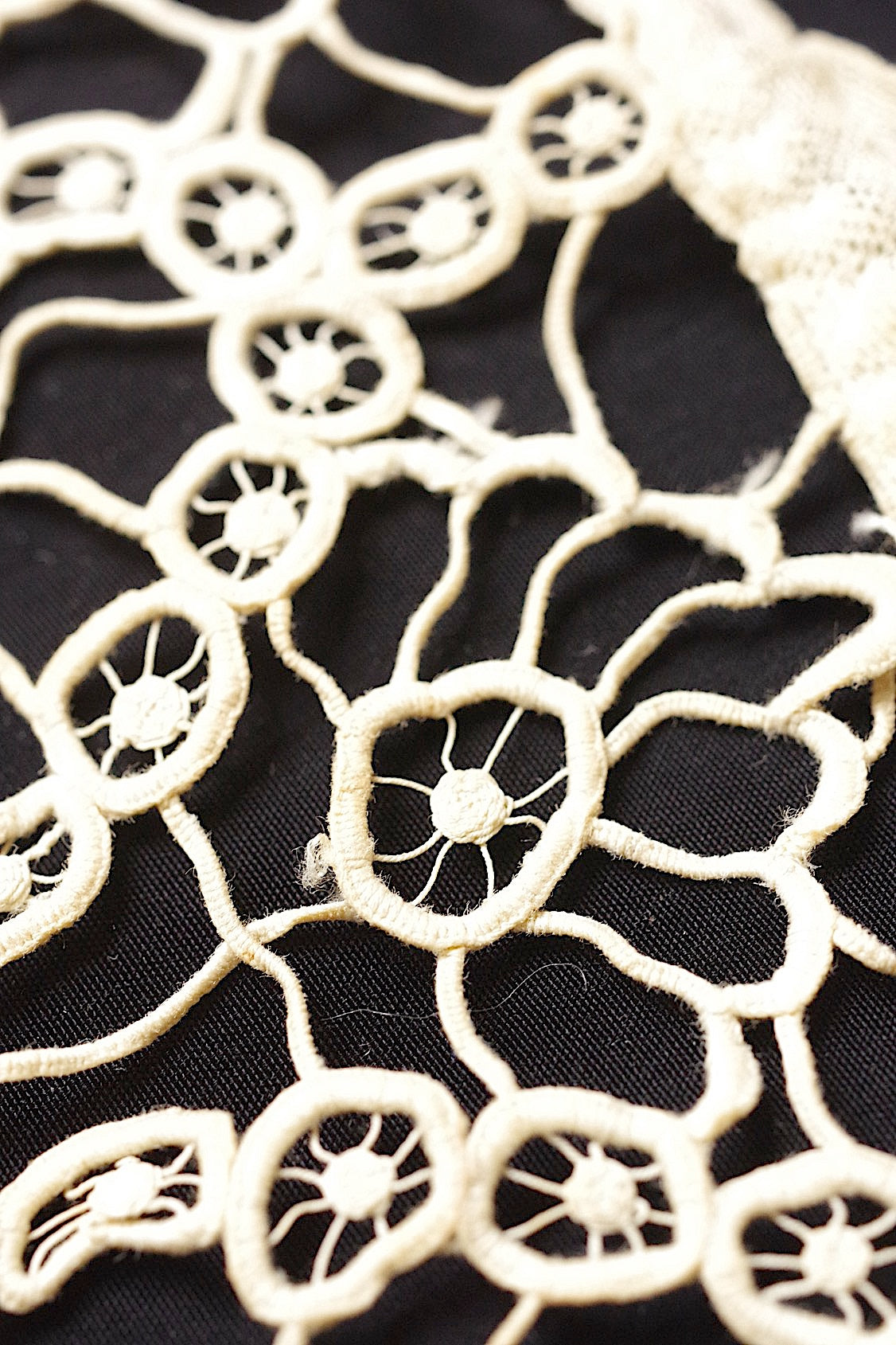 アンティークレース dentelle antique  2本 .FR a l'epoque