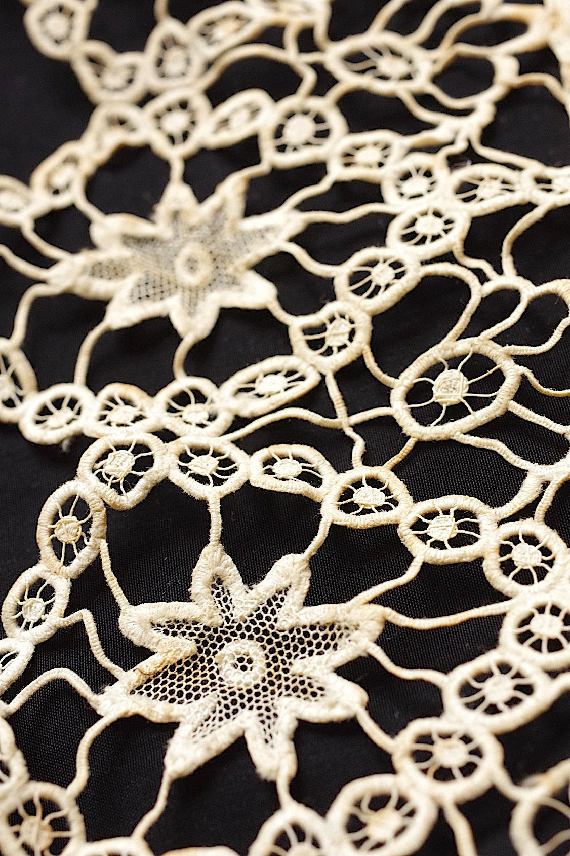 アンティークレース dentelle antique  2本 .FR a l'epoque