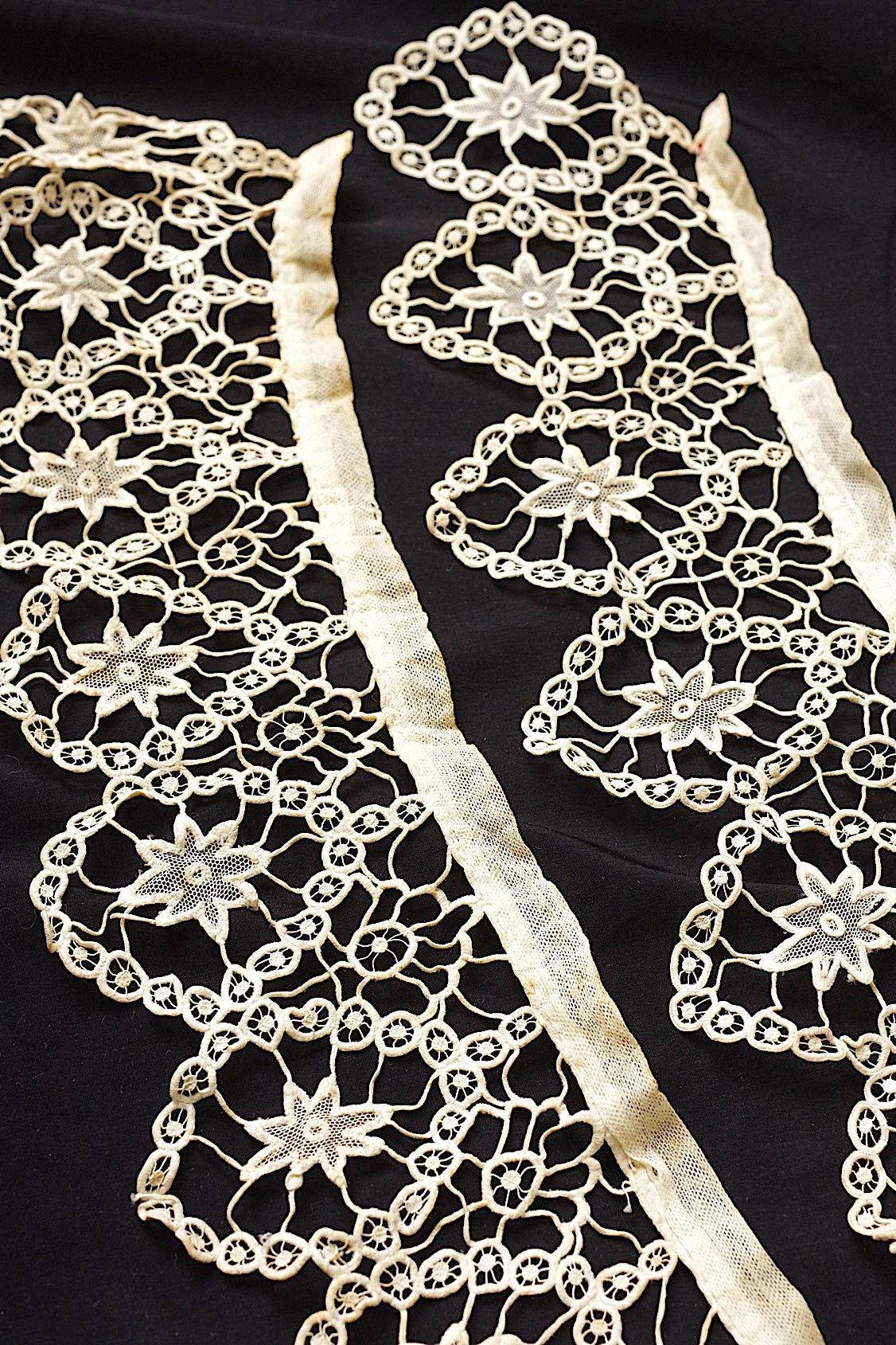 アンティークレース dentelle antique  2本 .FR a l'epoque