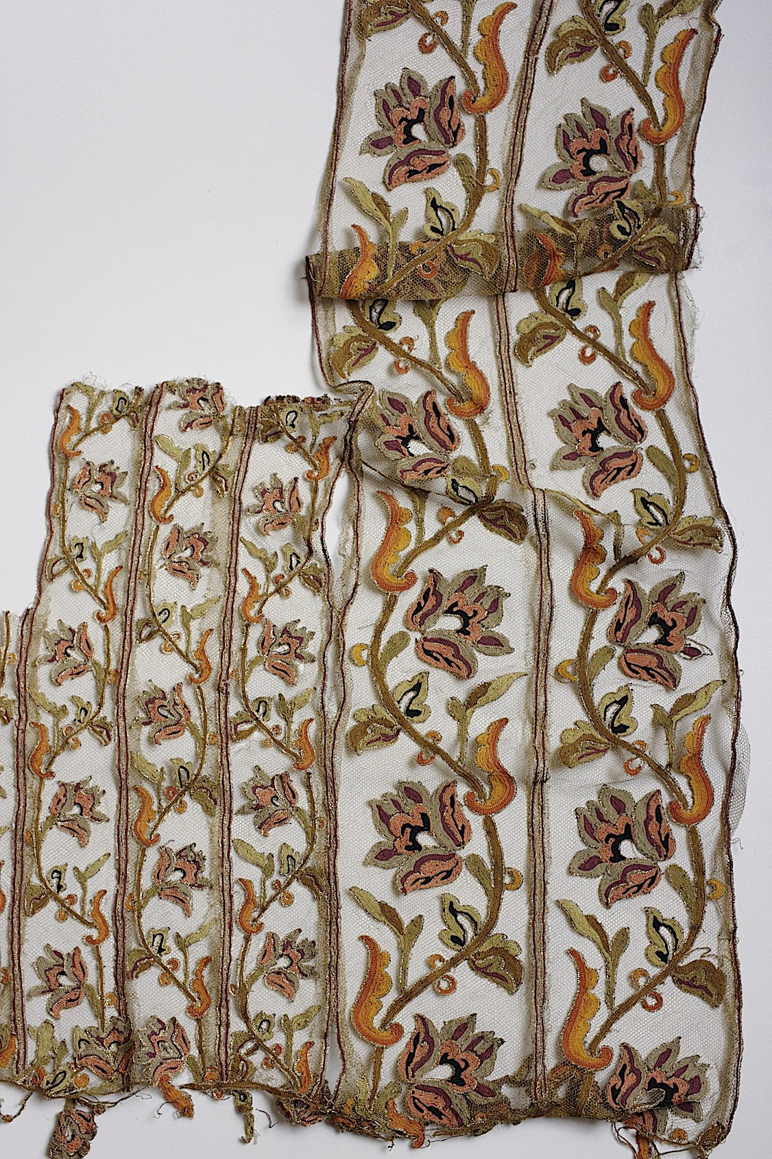 アンティークレース dentelle antique  ハギレ .FR a l'epoque