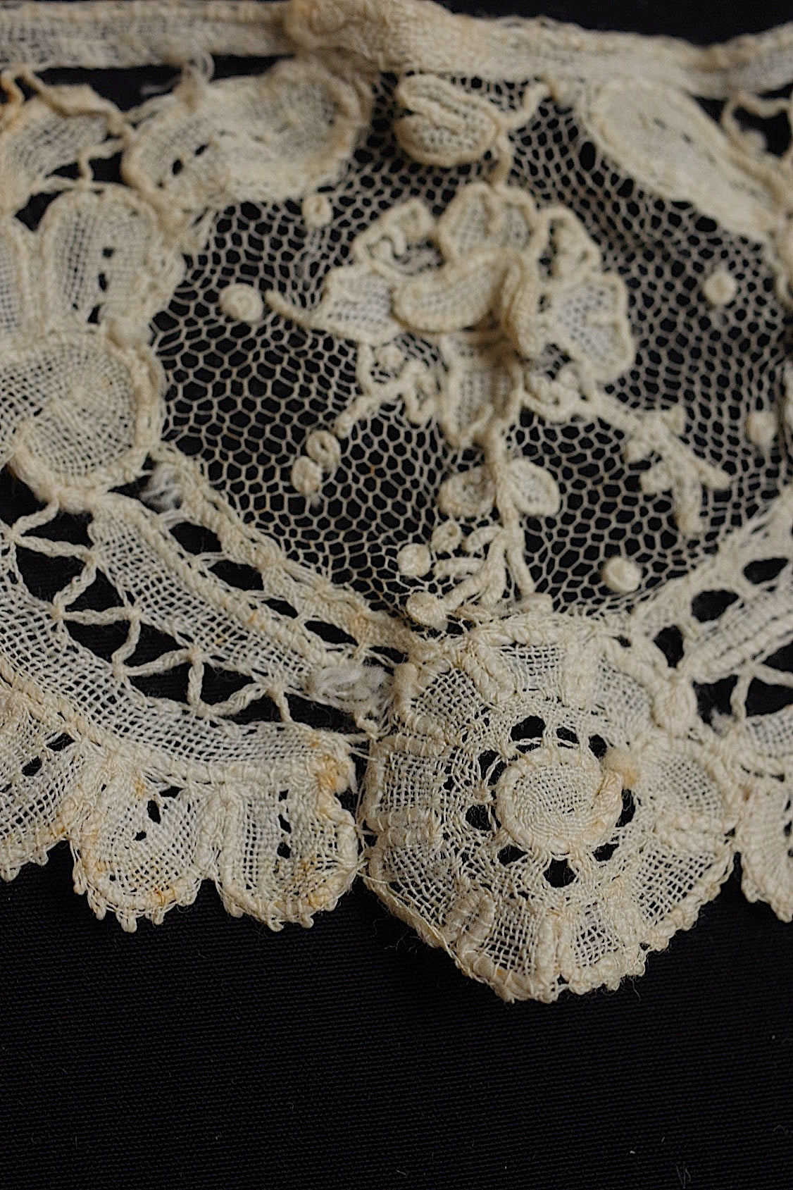 アンティークレース dentelle antique  3種 .FR a l'epoque