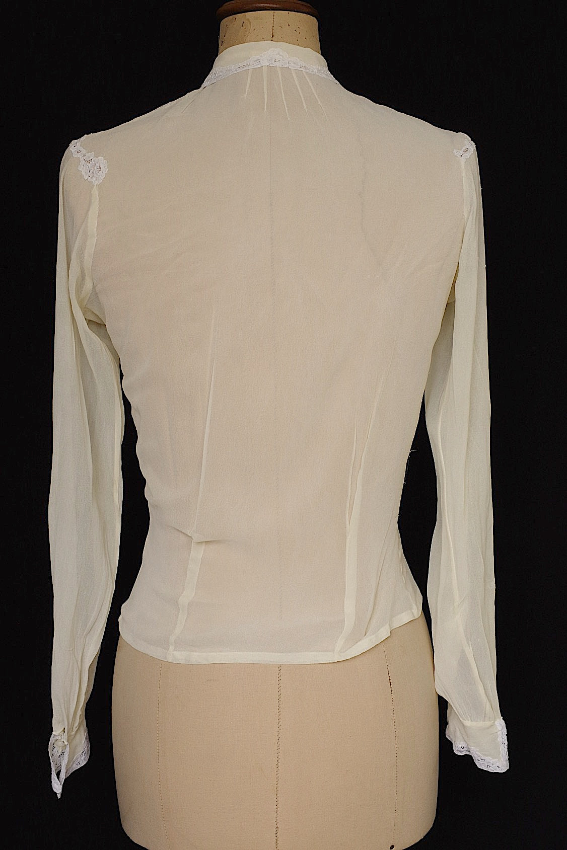 ヴィンテージブラウス  vêtement  vintage chemisiere .FR a l'epoque