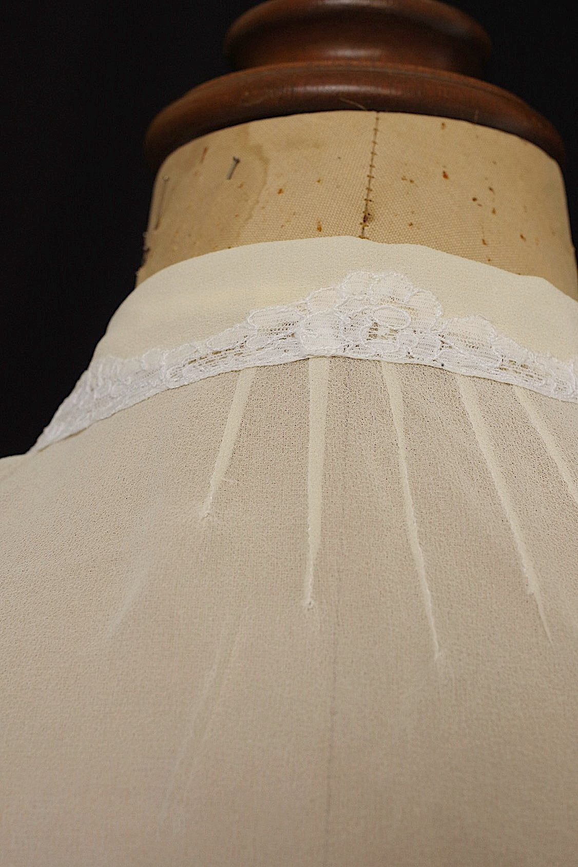 ヴィンテージブラウス  vêtement  vintage chemisiere .FR a l'epoque