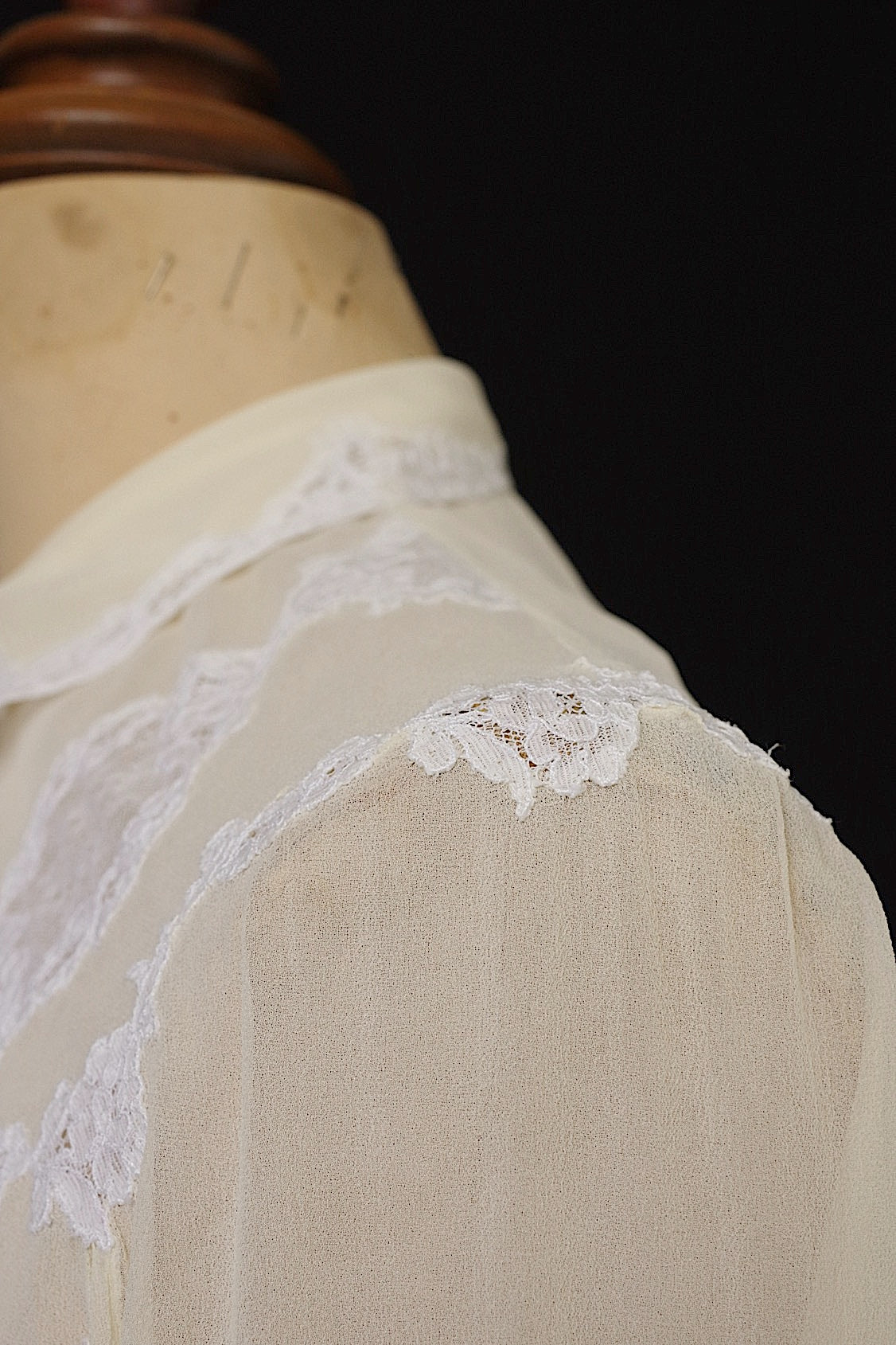 ヴィンテージブラウス  vêtement  vintage chemisiere .FR a l'epoque