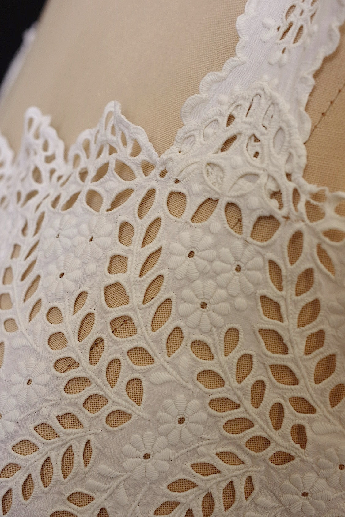 アンティークワンピース  vêtement  antique  robe .FR a l'epoque