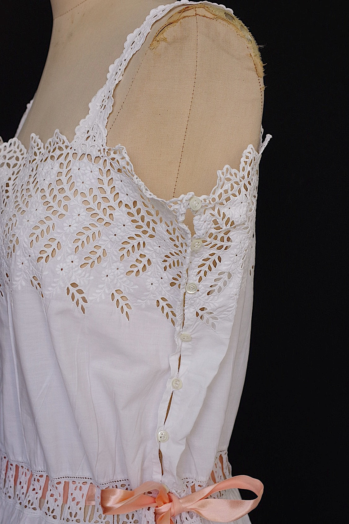 アンティークワンピース  vêtement  antique  robe .FR a l'epoque