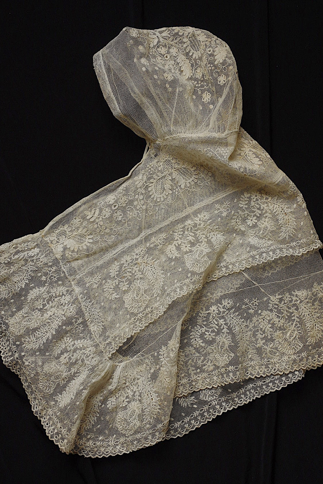 アンティークレース dentelle antique bebe用キャップ .FR a l'epoque