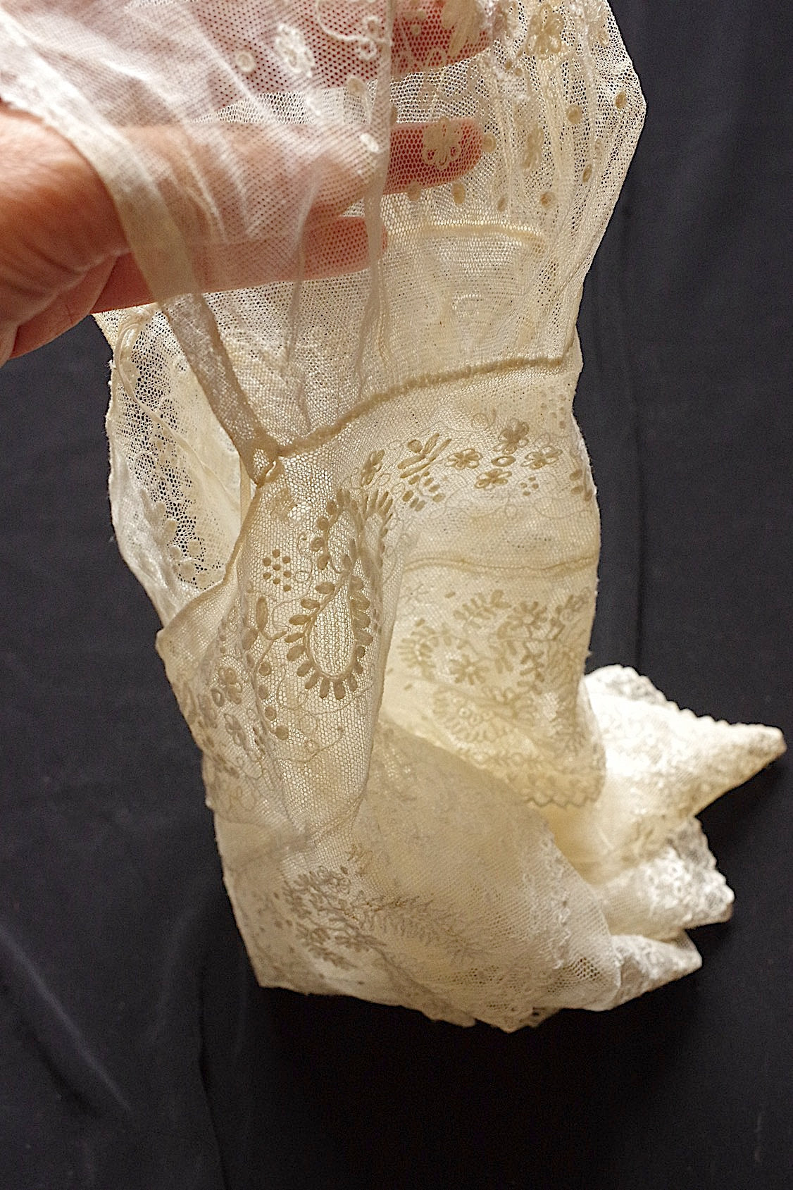 アンティークレース dentelle antique bebe用キャップ .FR a l'epoque