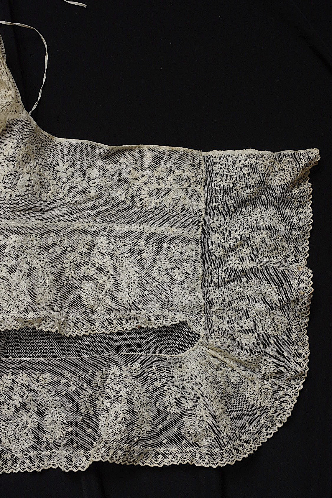 アンティークレース dentelle antique bebe用キャップ .FR a l'epoque