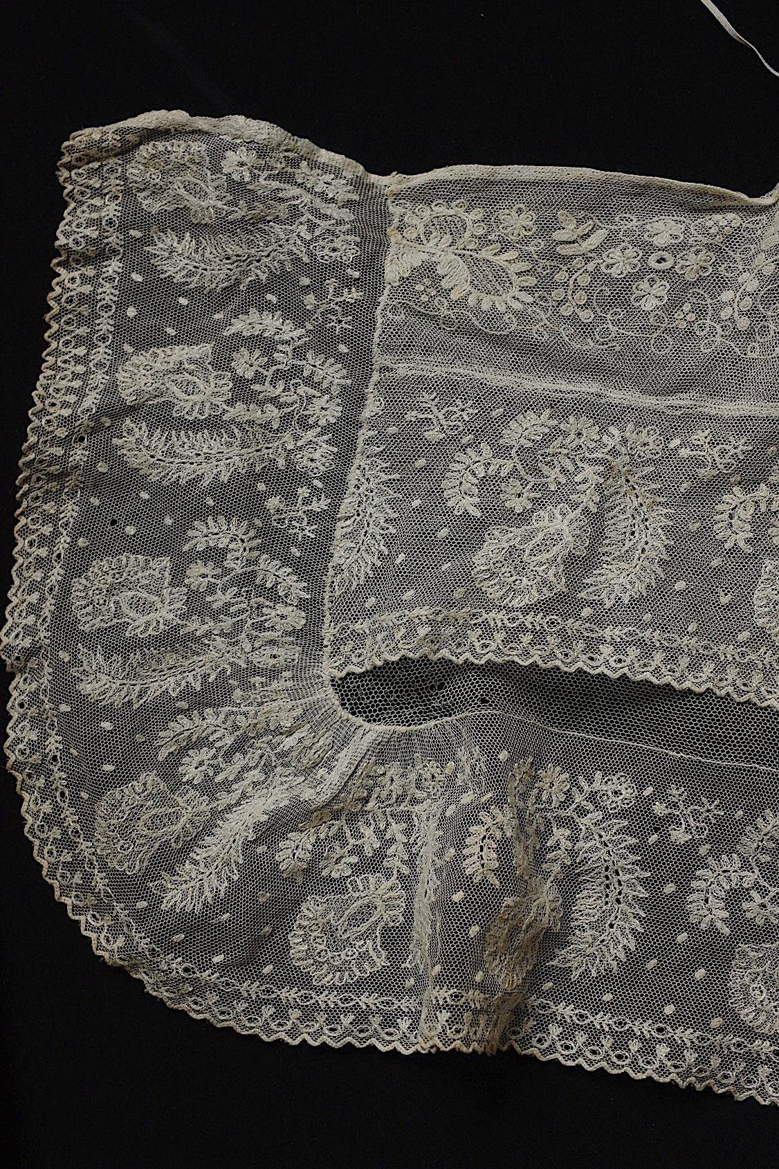 アンティークレース dentelle antique bebe用キャップ .FR a l'epoque